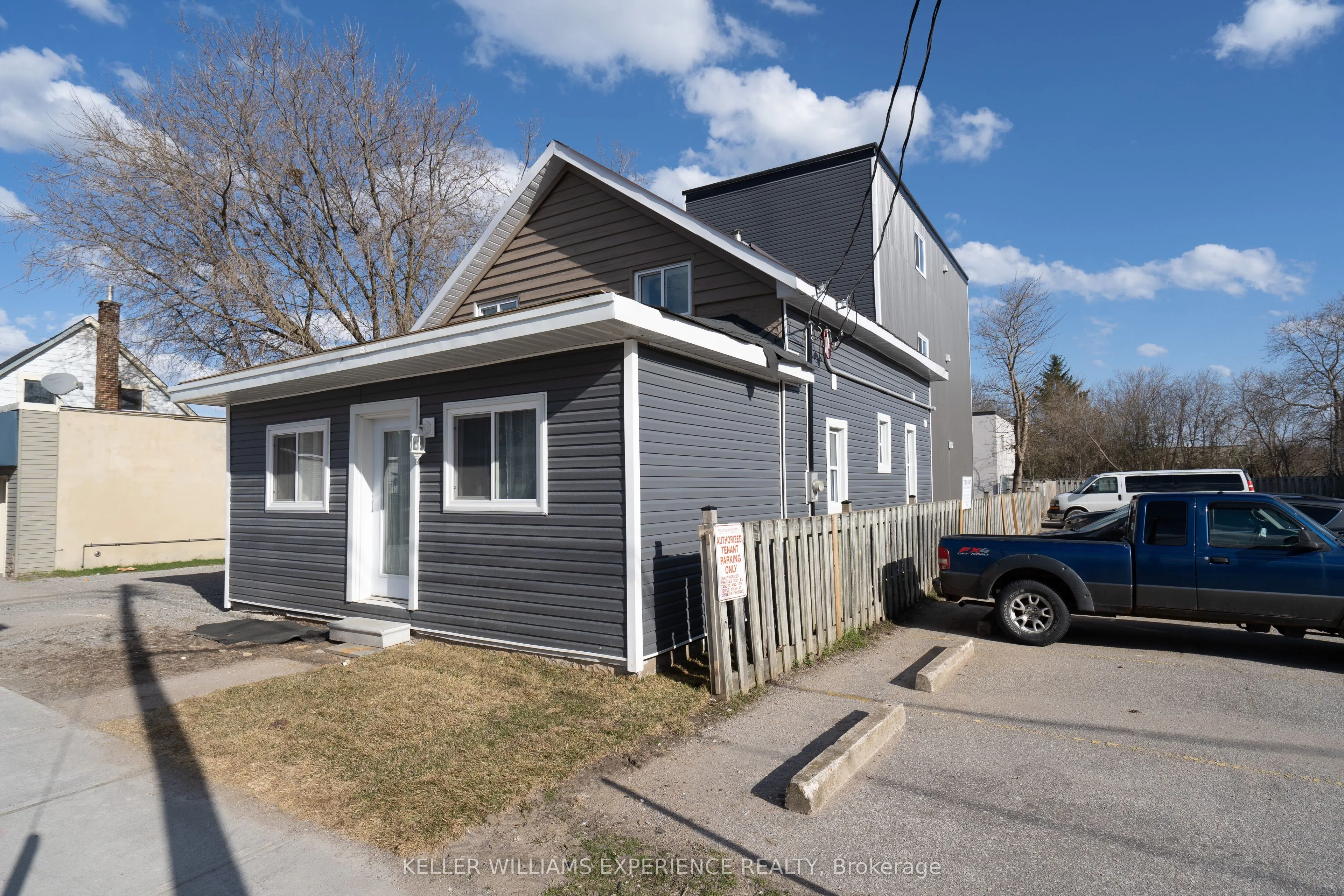 99 Colborne Street W, #C