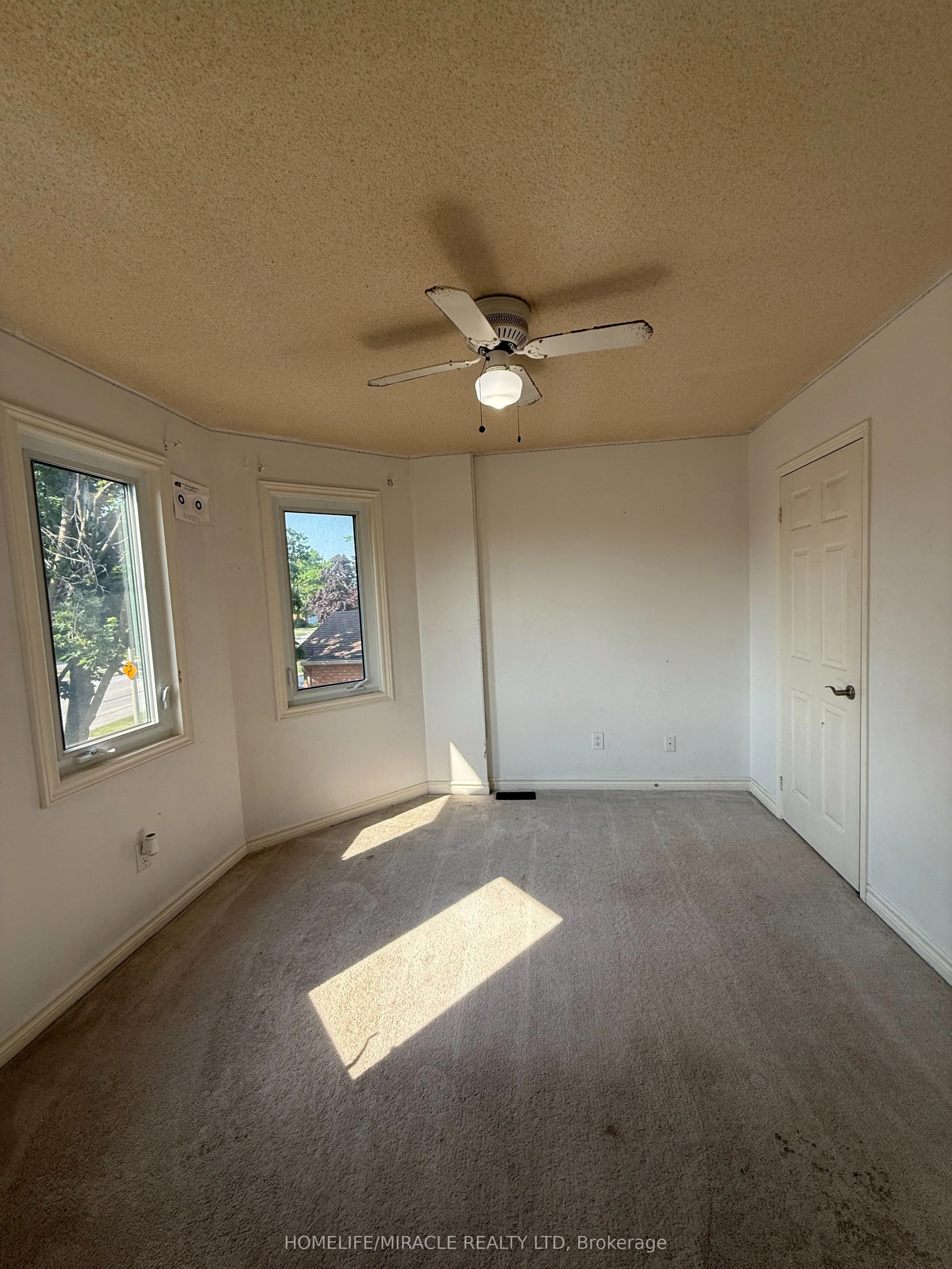 200 Livingstone Street W
