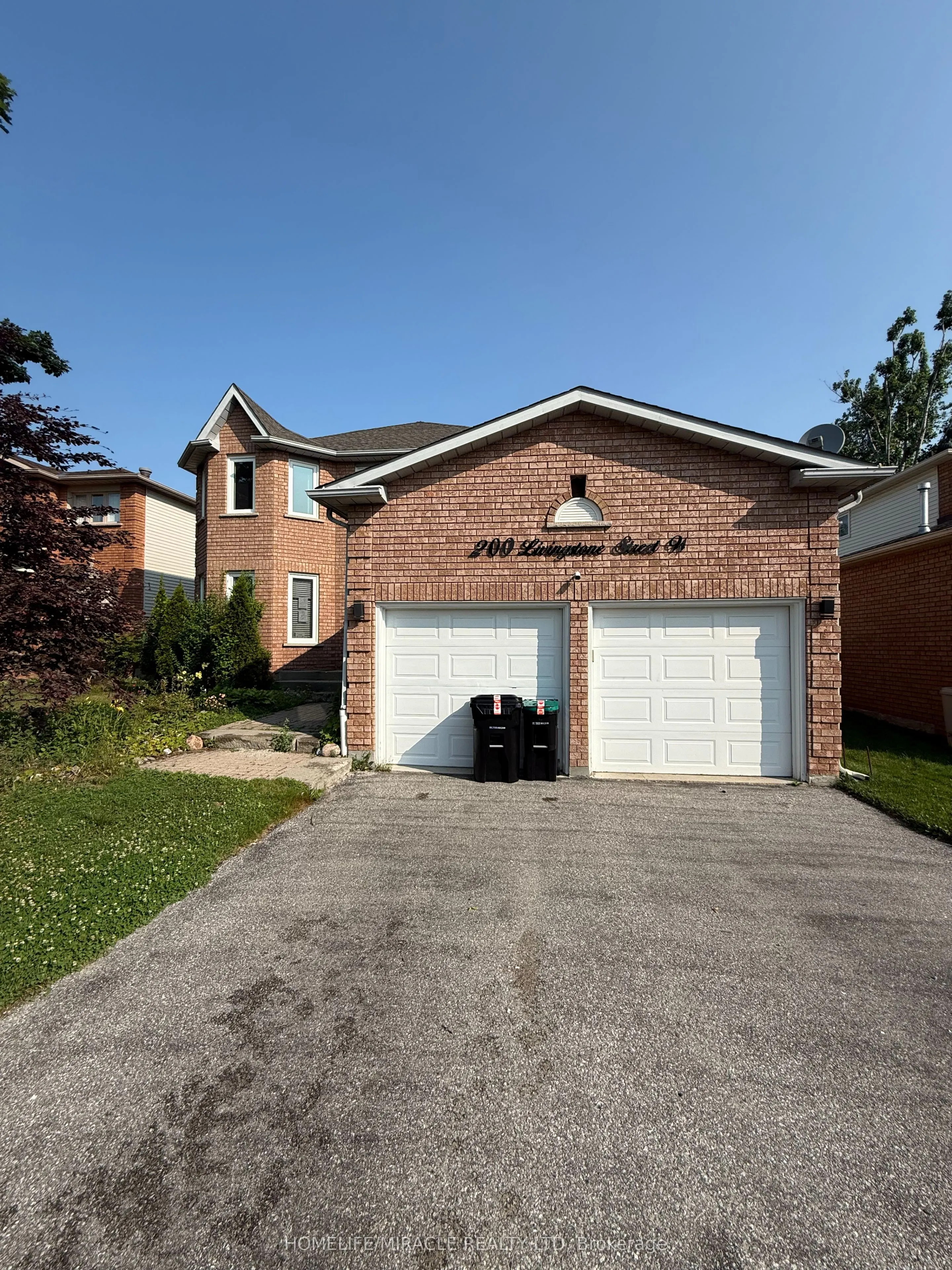 200 Livingstone Street W