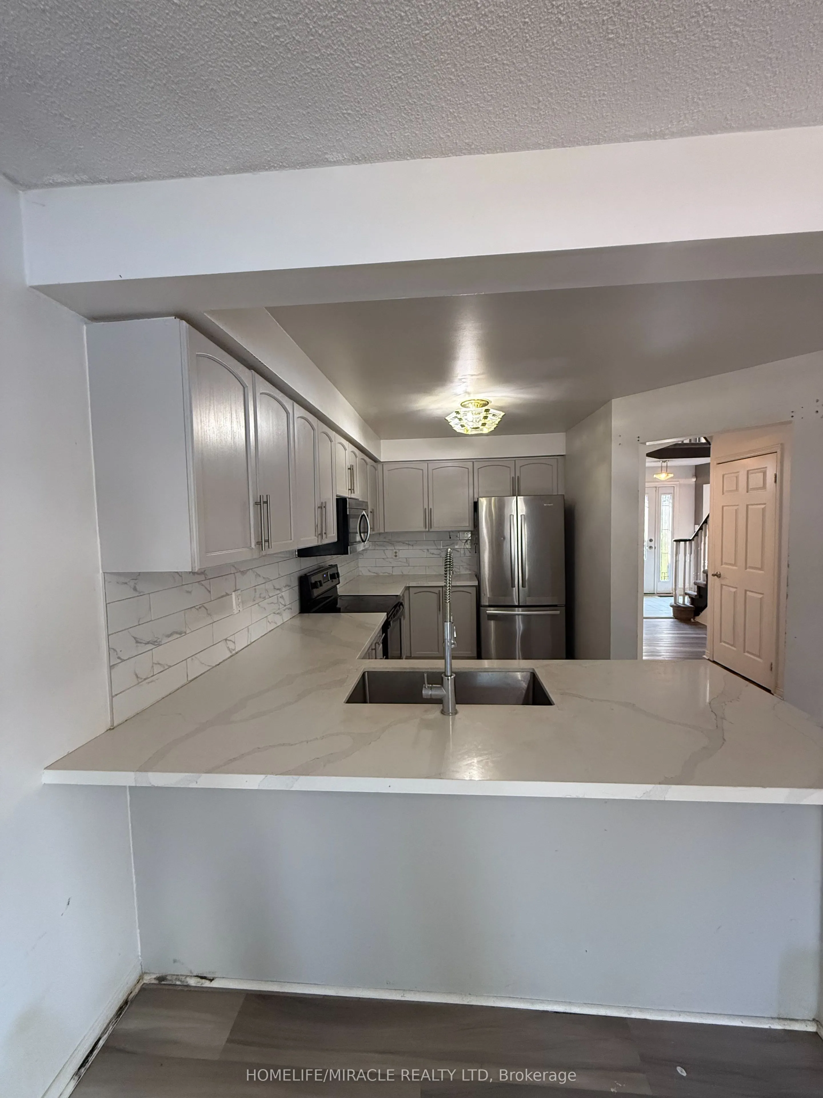 200 Livingstone Street W