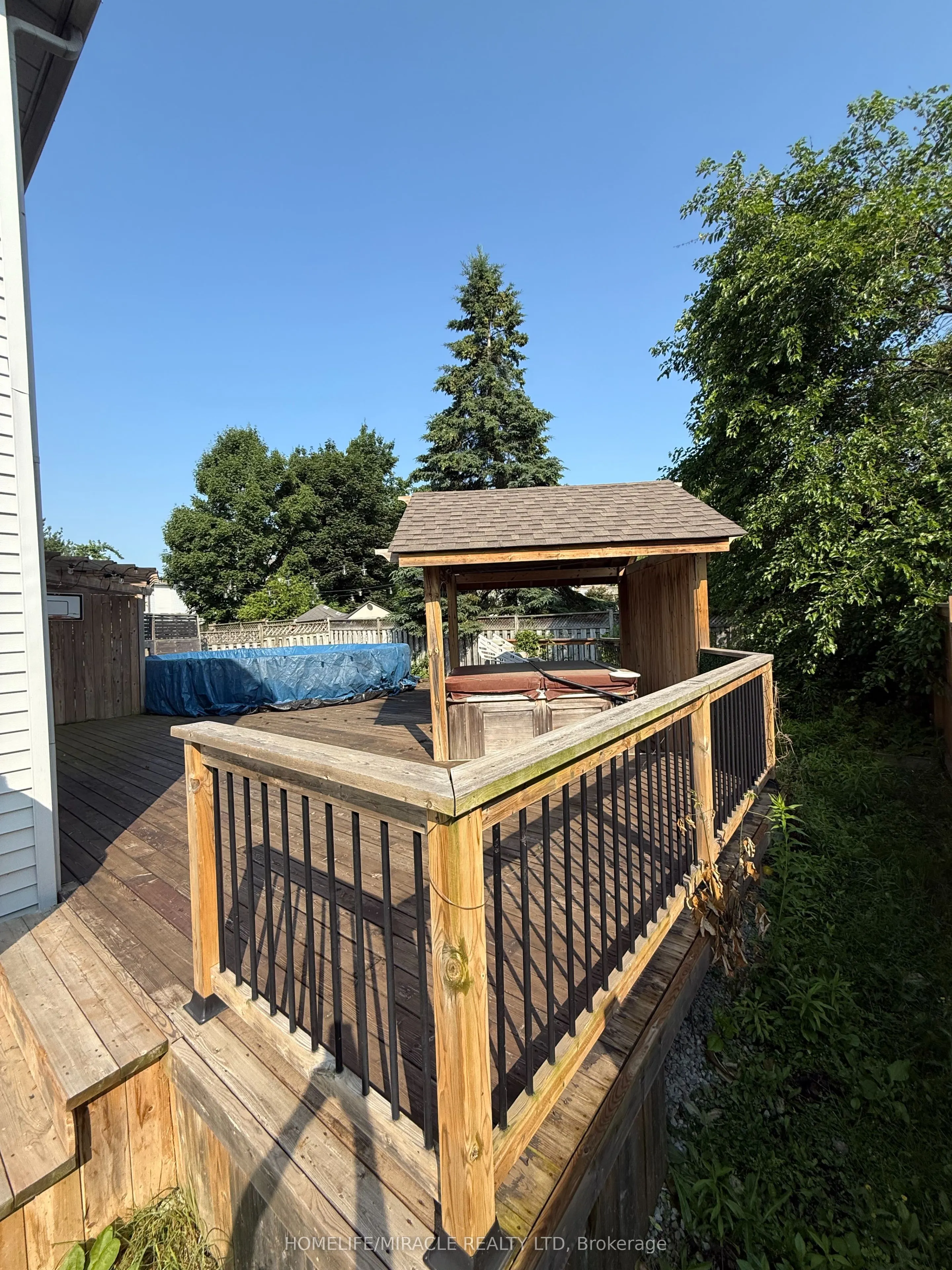 200 Livingstone Street W