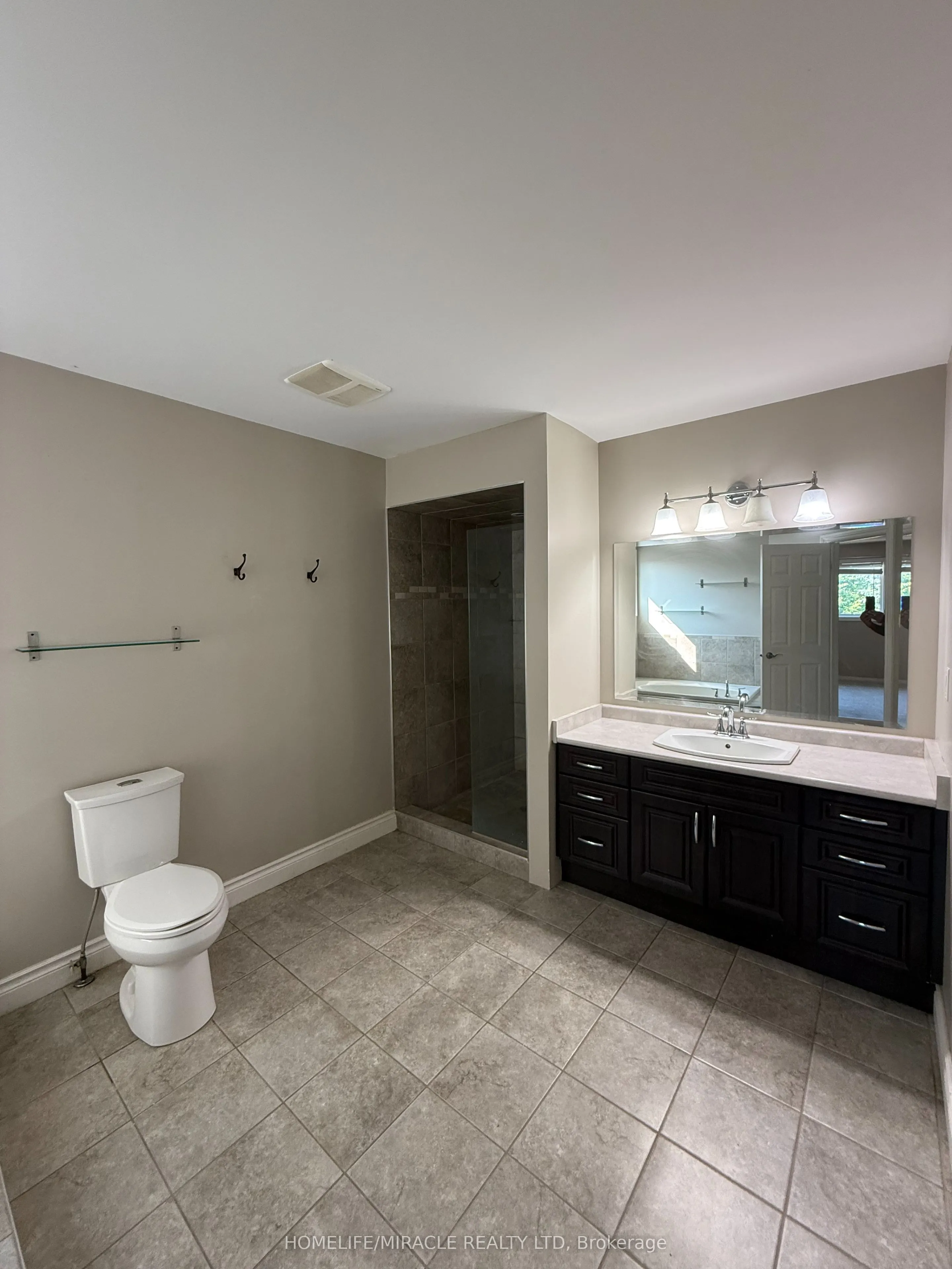 200 Livingstone Street W
