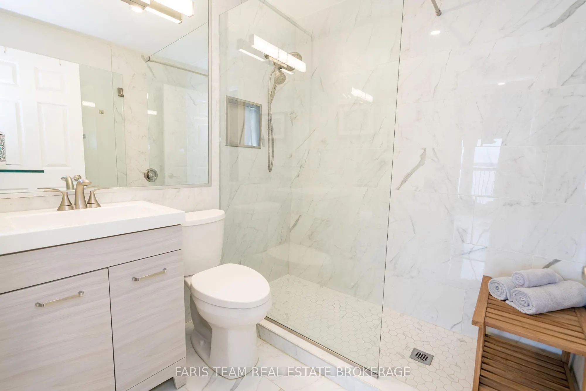 282 Robins Point Road