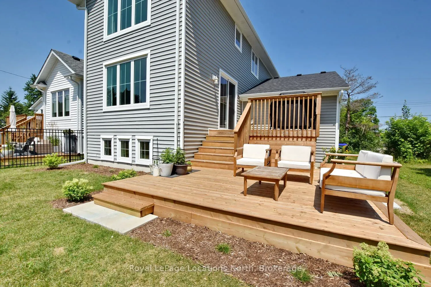 11 LOCKE Avenue