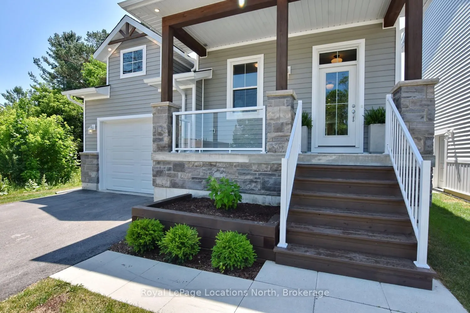 11 LOCKE Avenue
