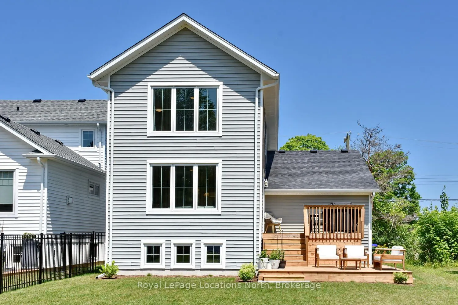 11 LOCKE Avenue