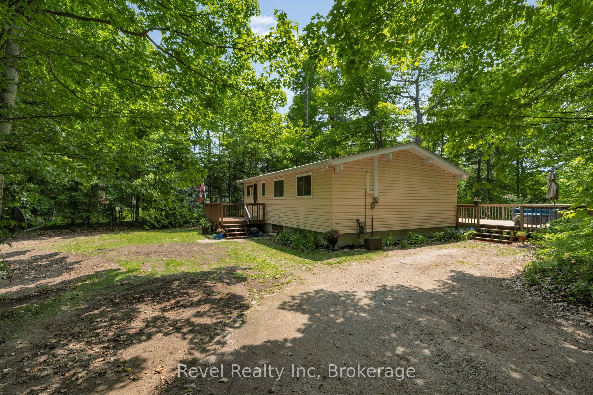 1204 Tiny Beaches Road N