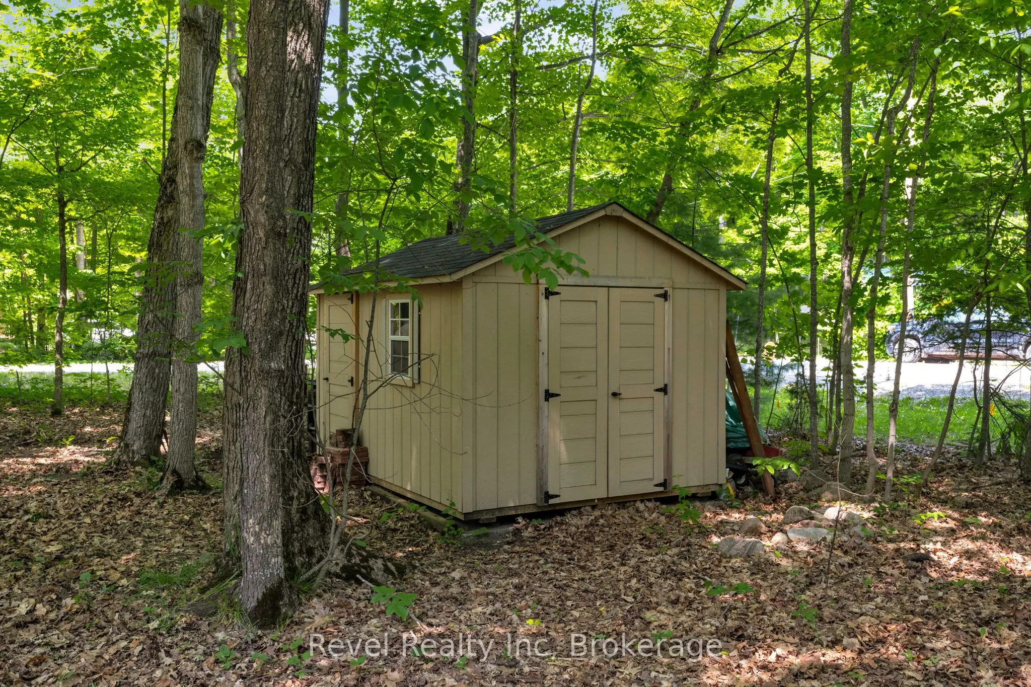 1204 Tiny Beaches Road N