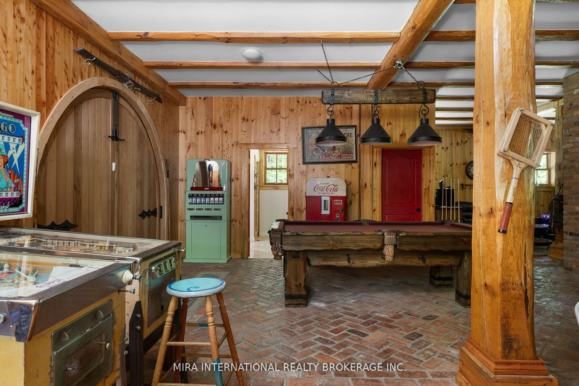 1400 Chemin Du Loup Road