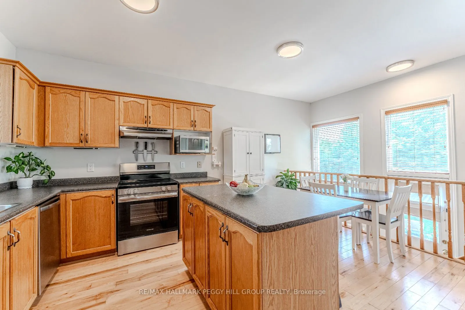 255 Mapleton Avenue
