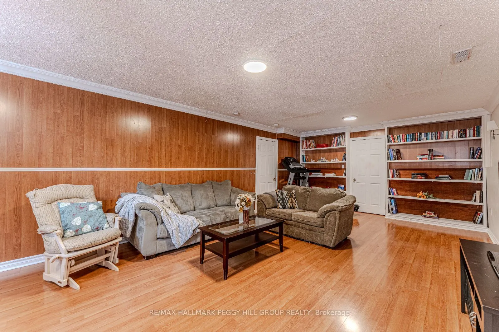 255 Mapleton Avenue