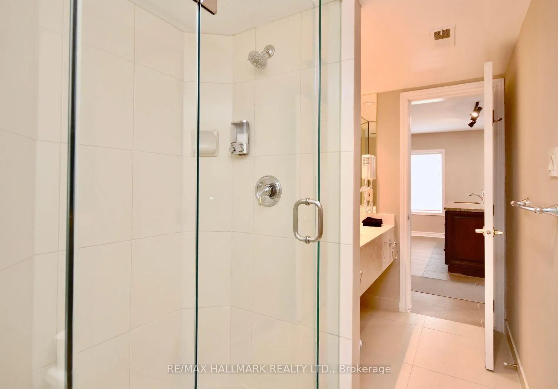 90 Highland Drive, #2014/15