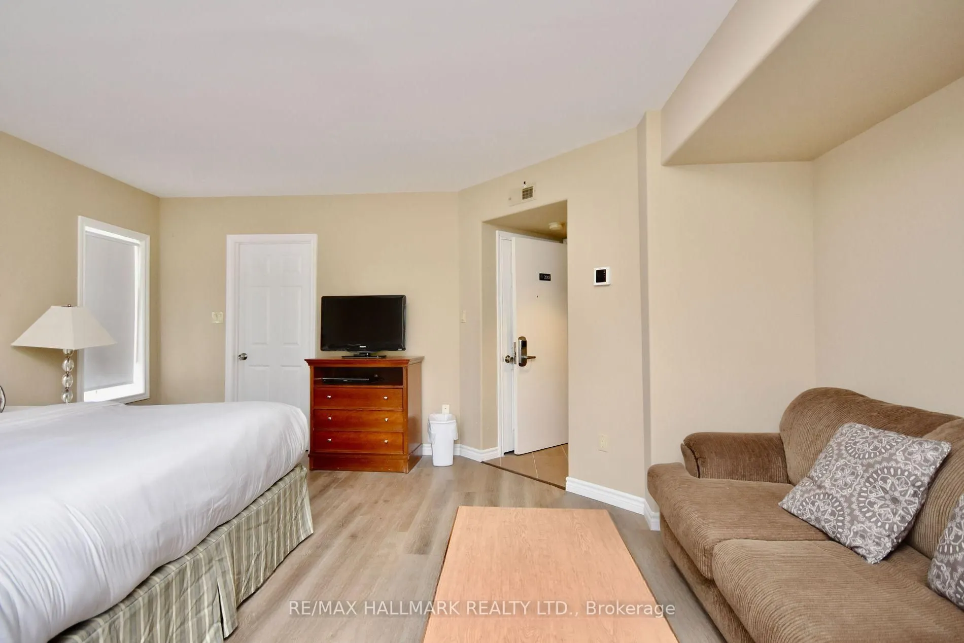 90 Highland Drive, #2014/15