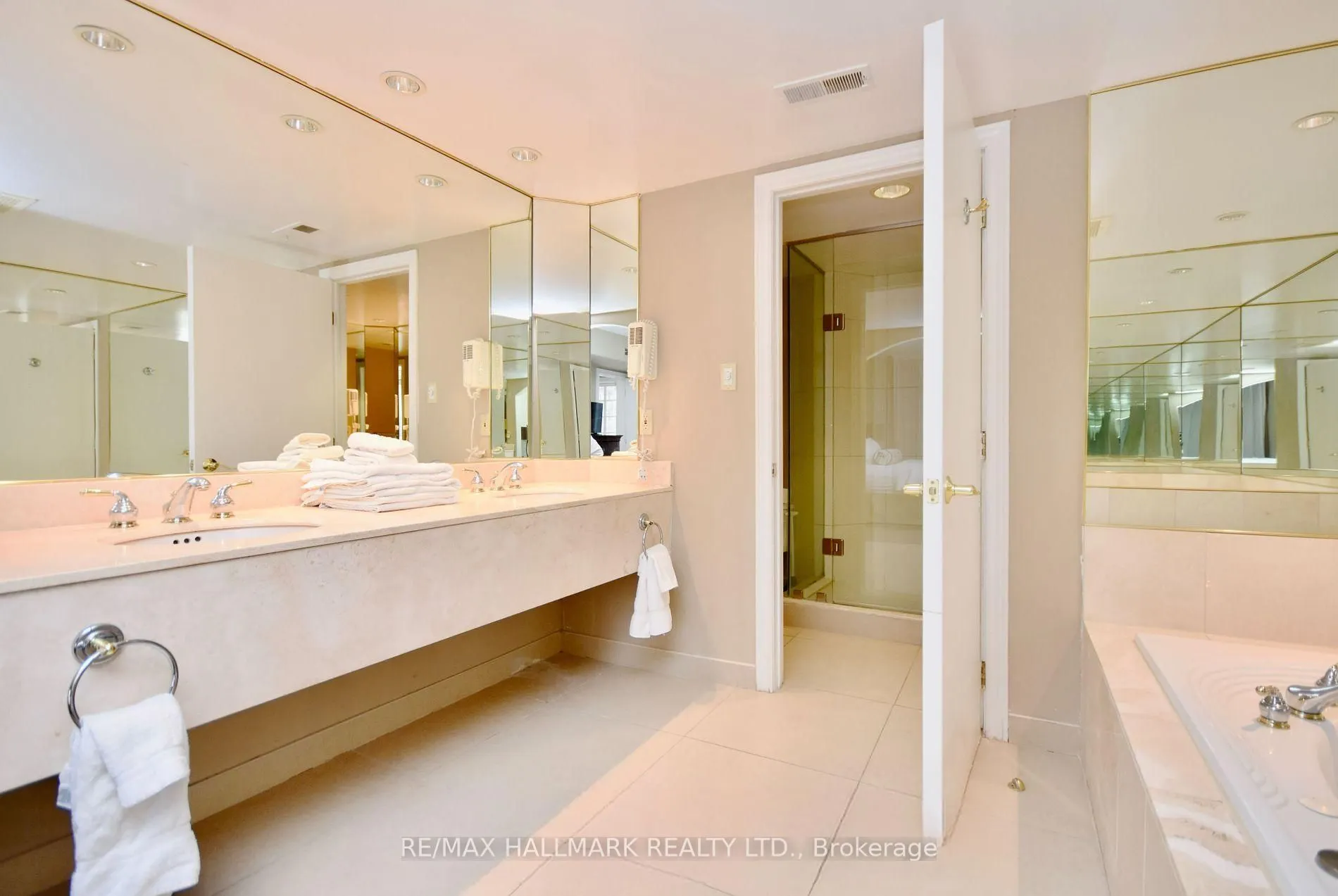 90 Highland Drive, #2014/15