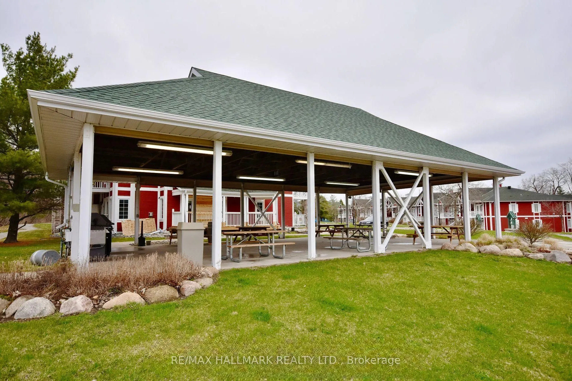 90 Highland Drive, #2014/15