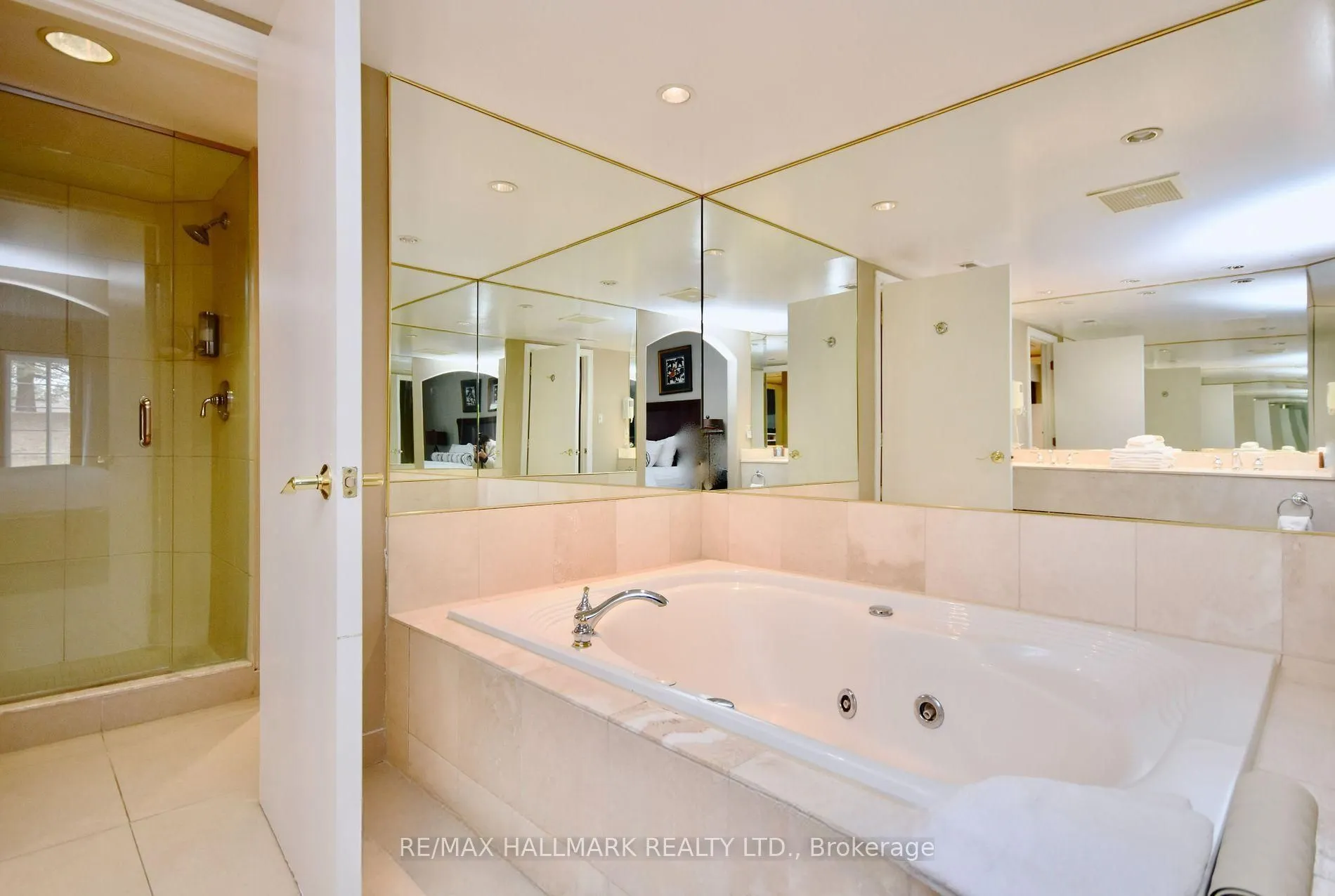 90 Highland Drive, #2014/15