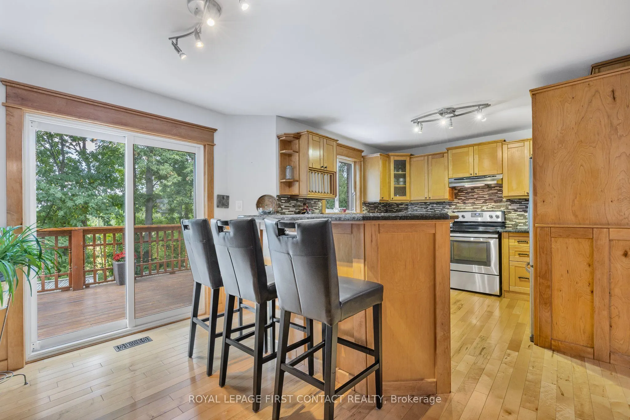 298 Livingstone Street W