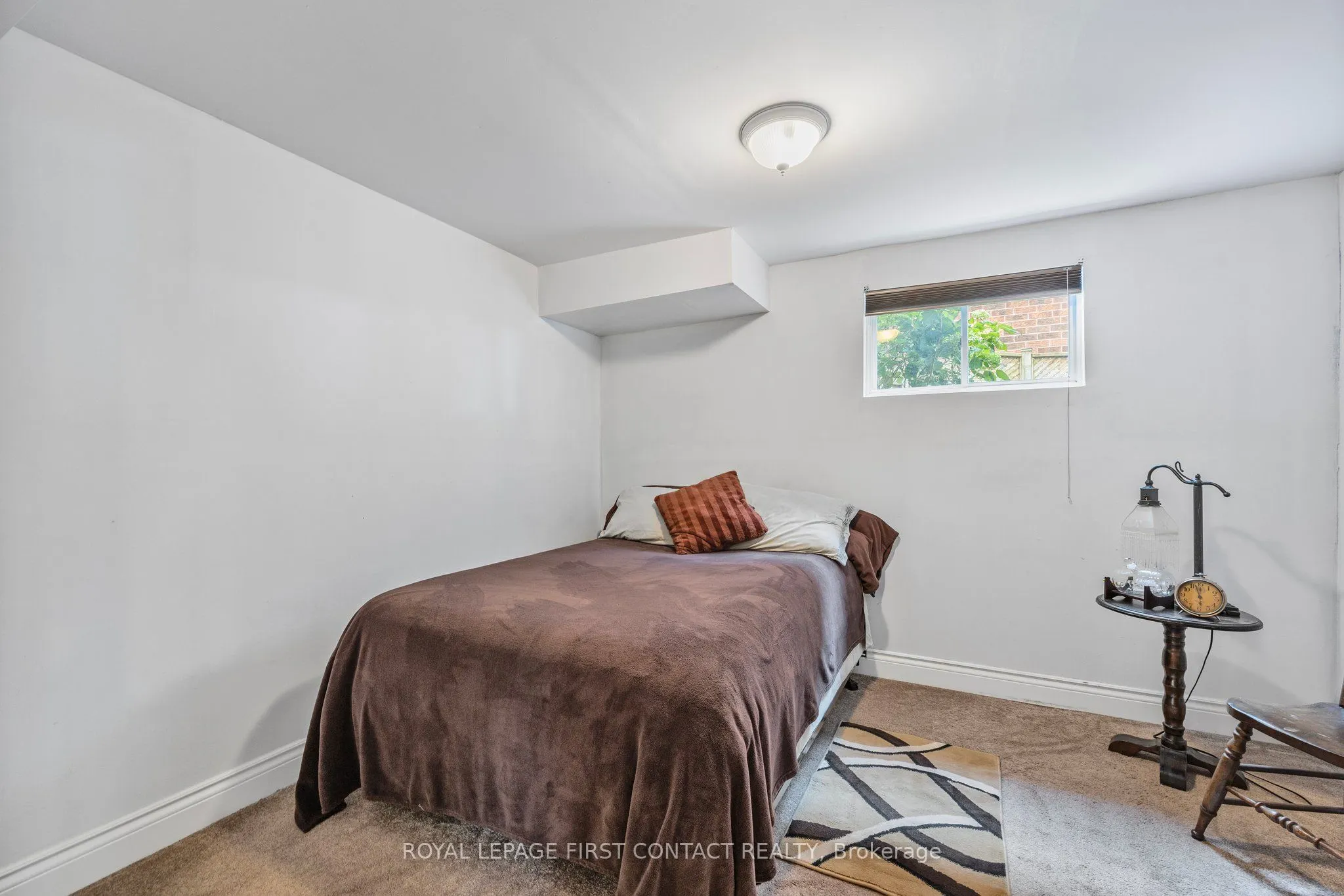 298 Livingstone Street W