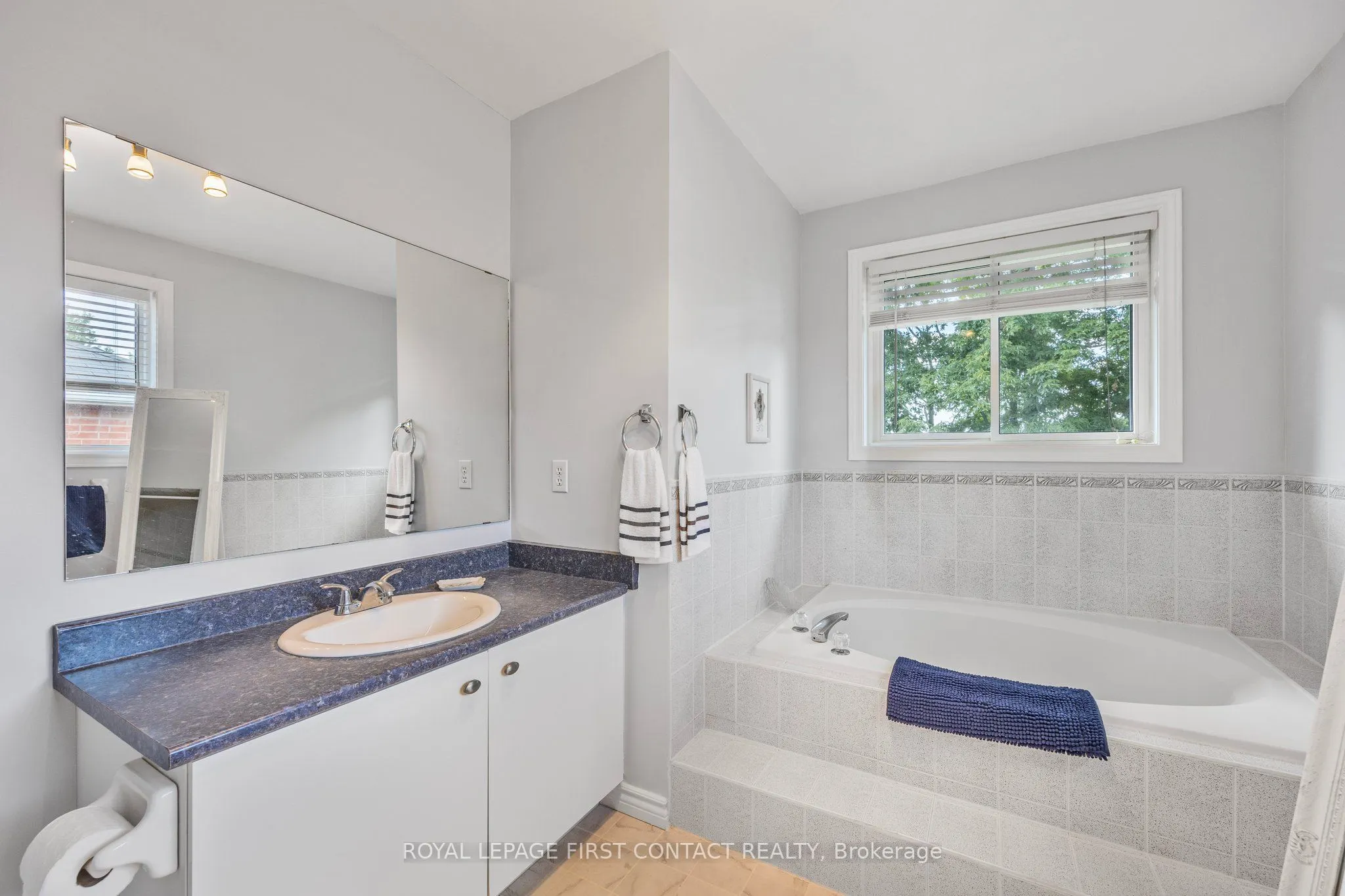 298 Livingstone Street W