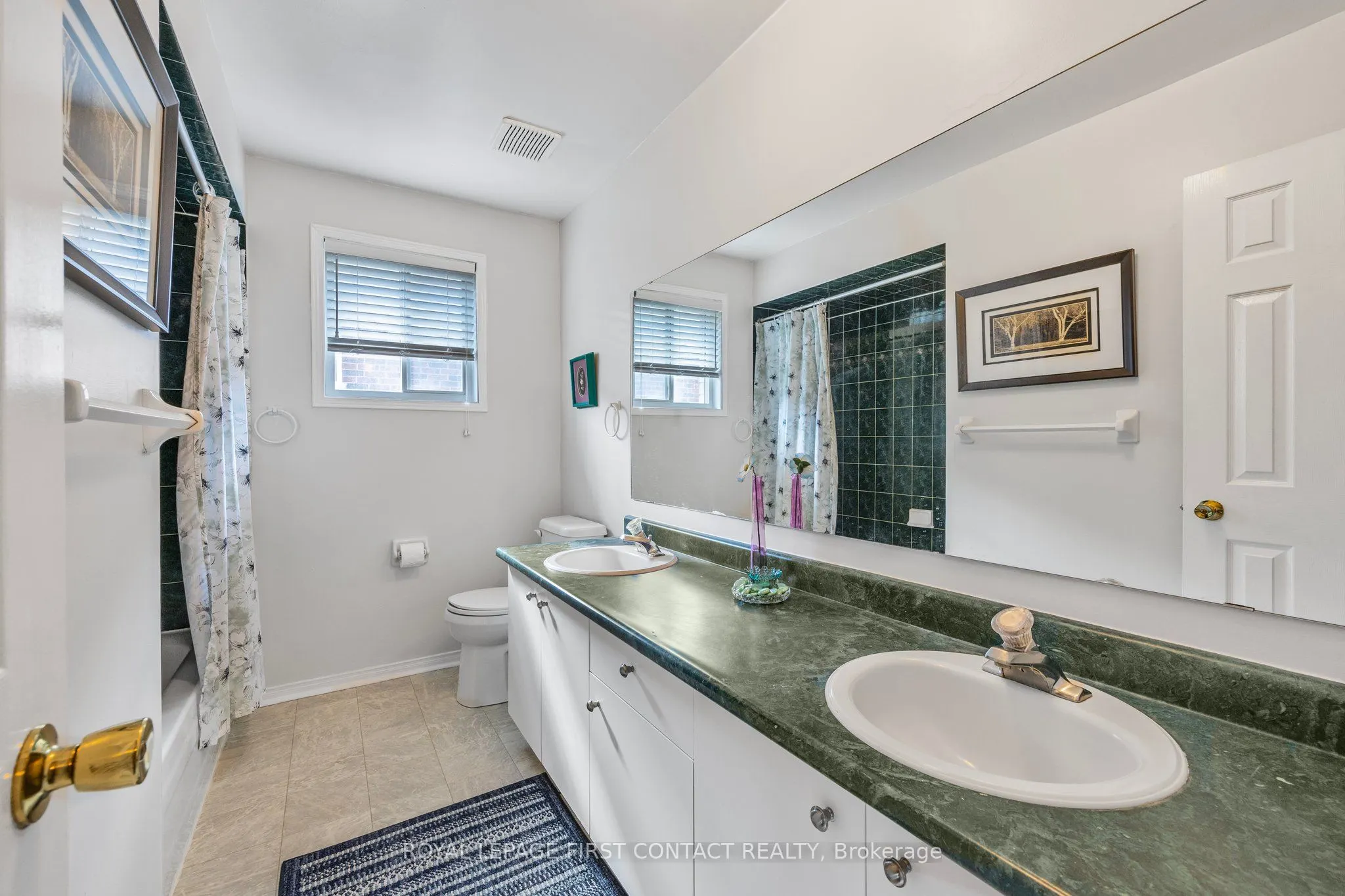 298 Livingstone Street W