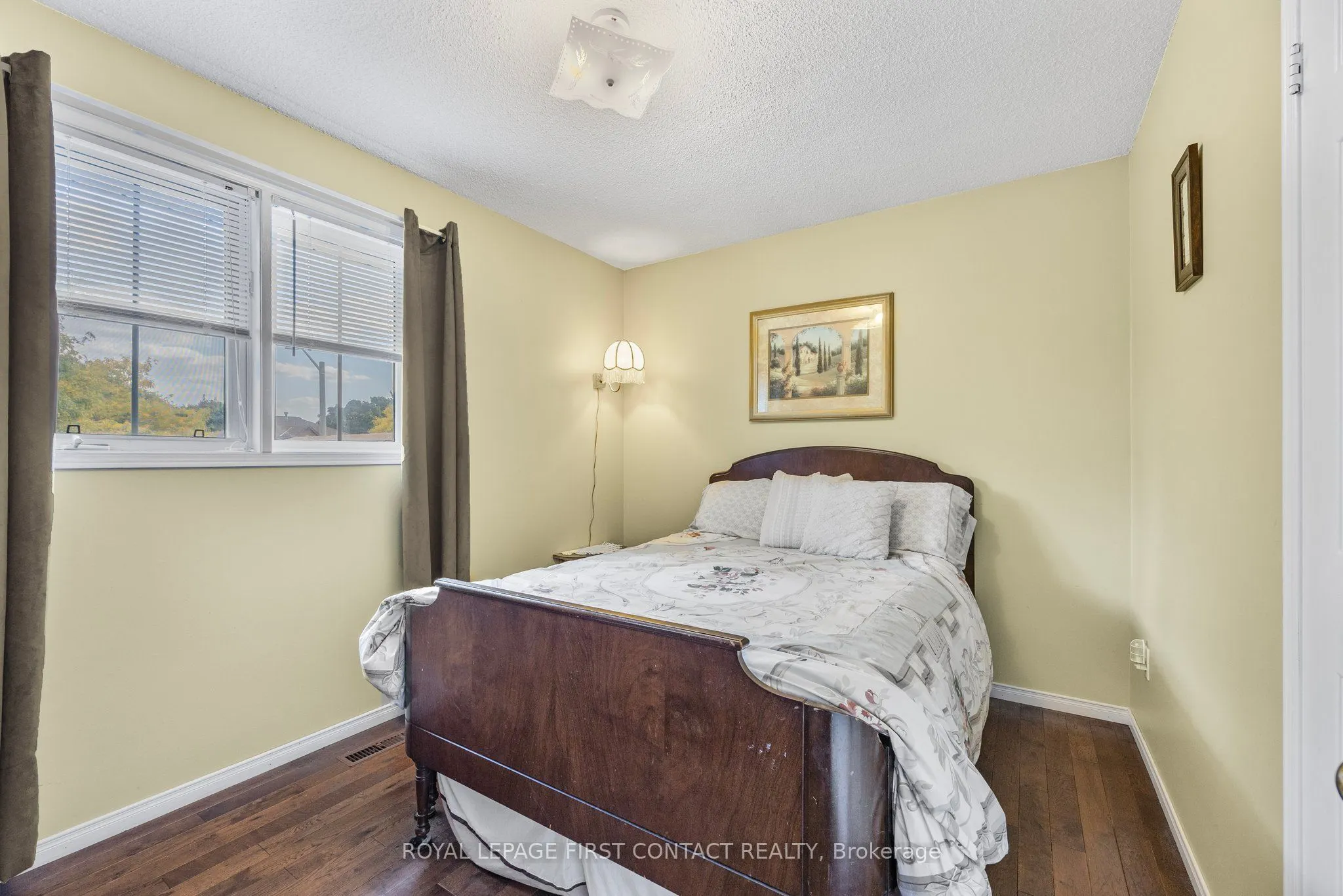 298 Livingstone Street W