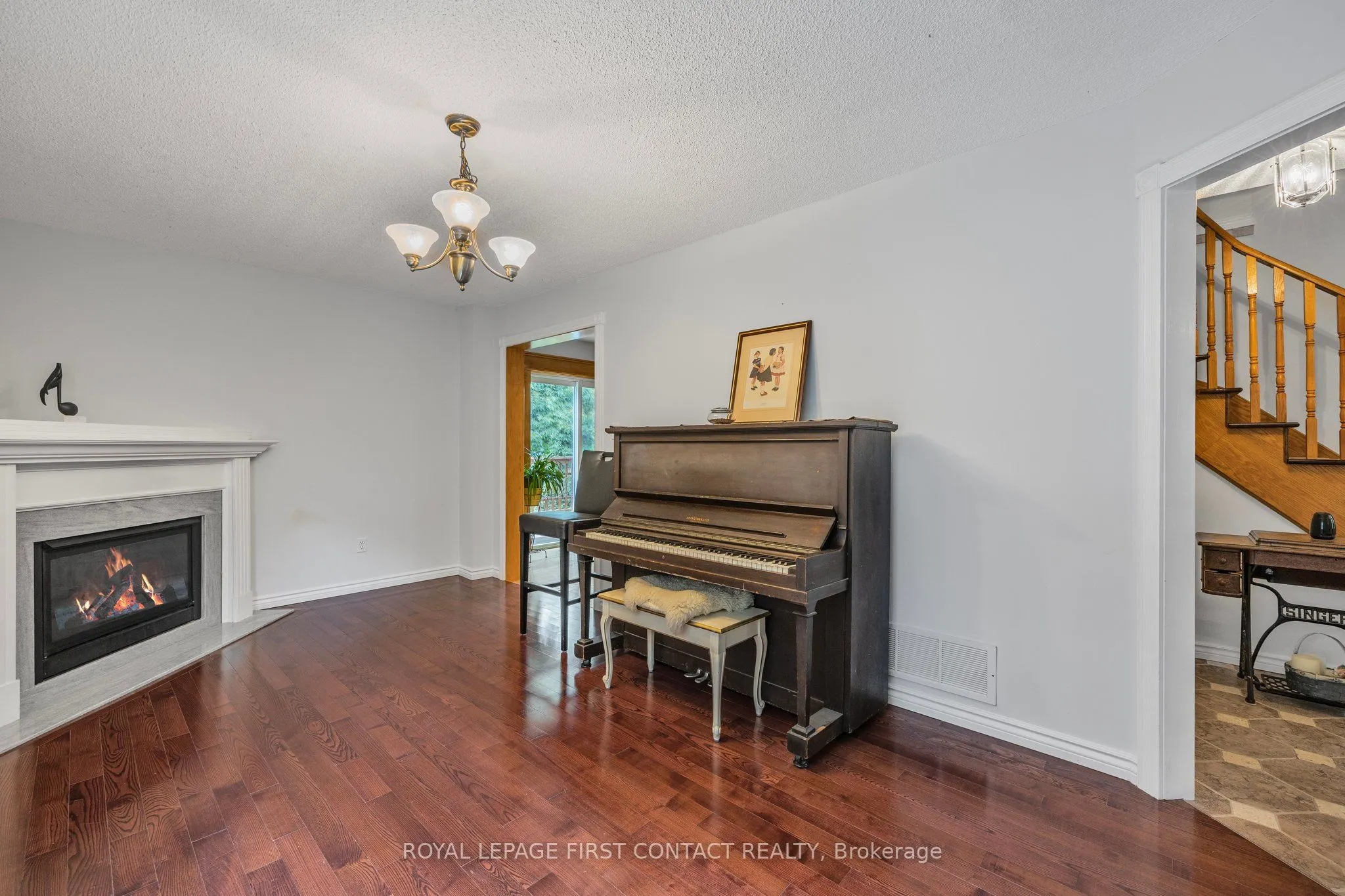 298 Livingstone Street W