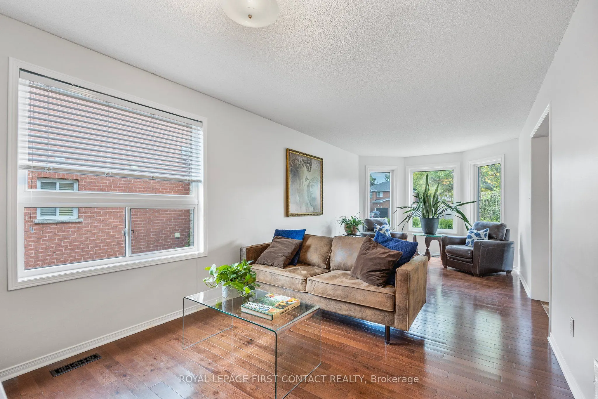 298 Livingstone Street W