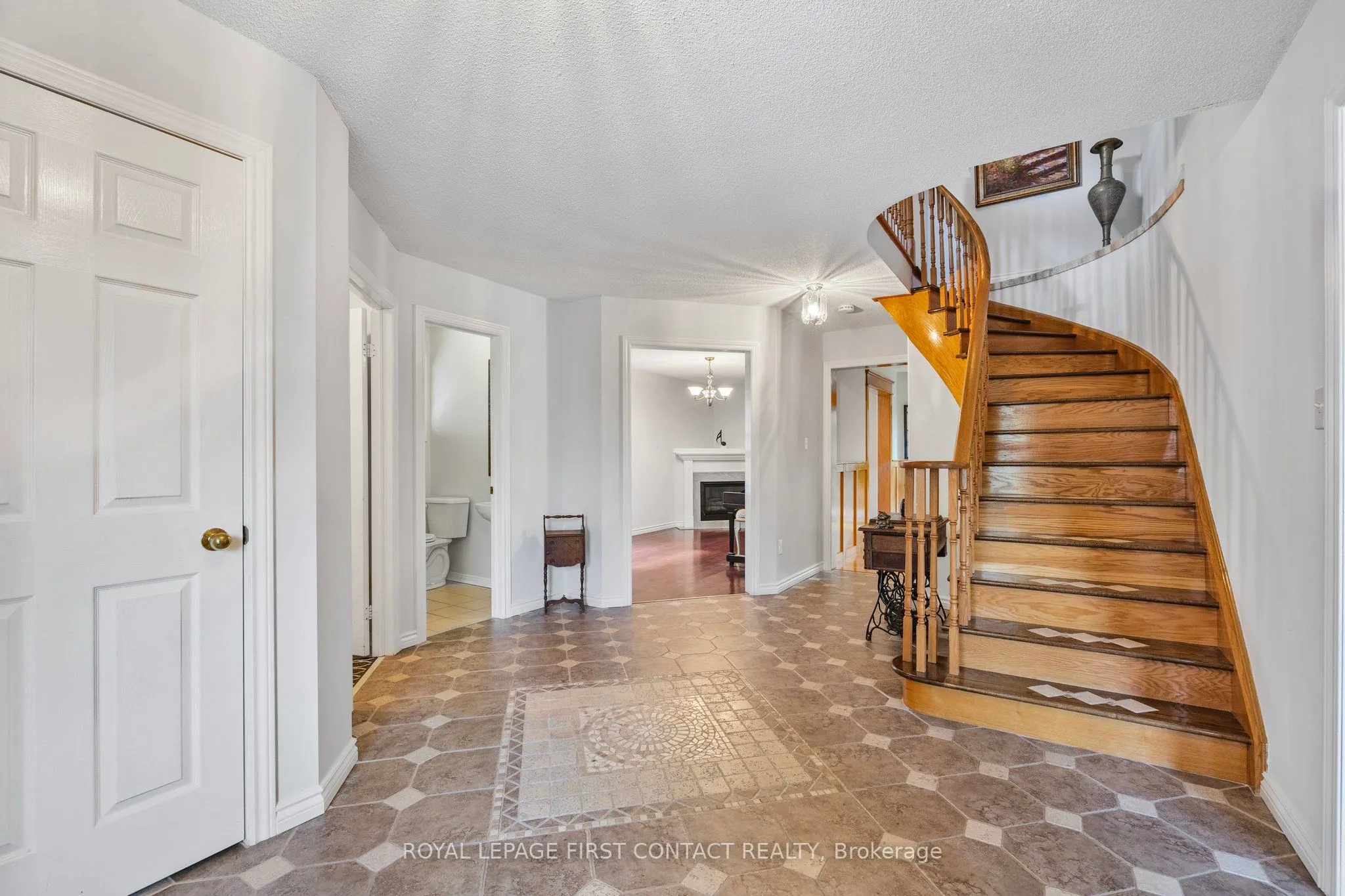 298 Livingstone Street W