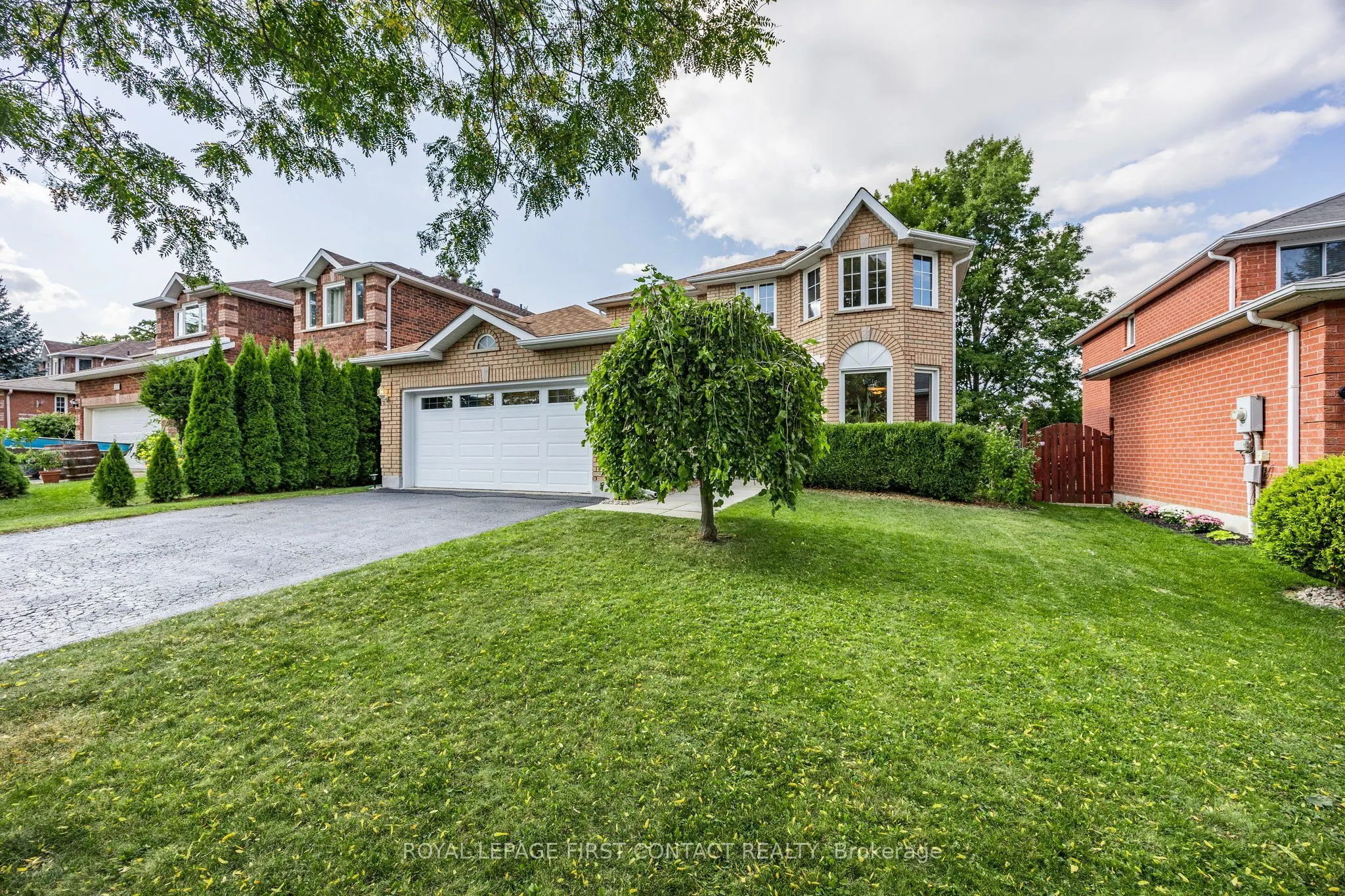 298 Livingstone Street W