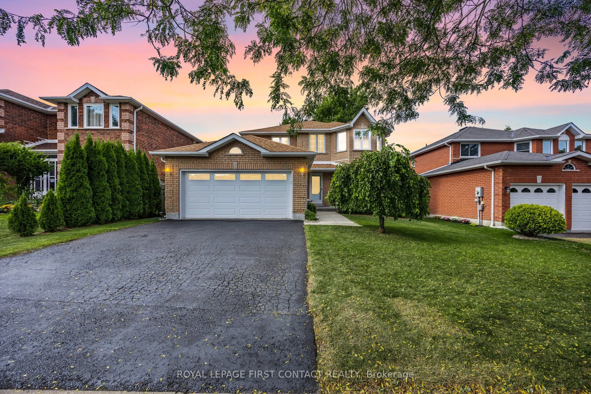 298 Livingstone Street W