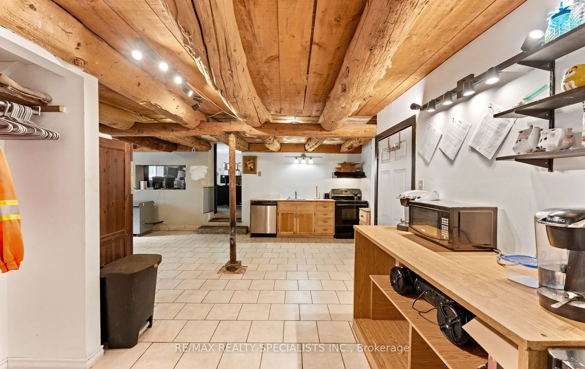 220 Queen Street W