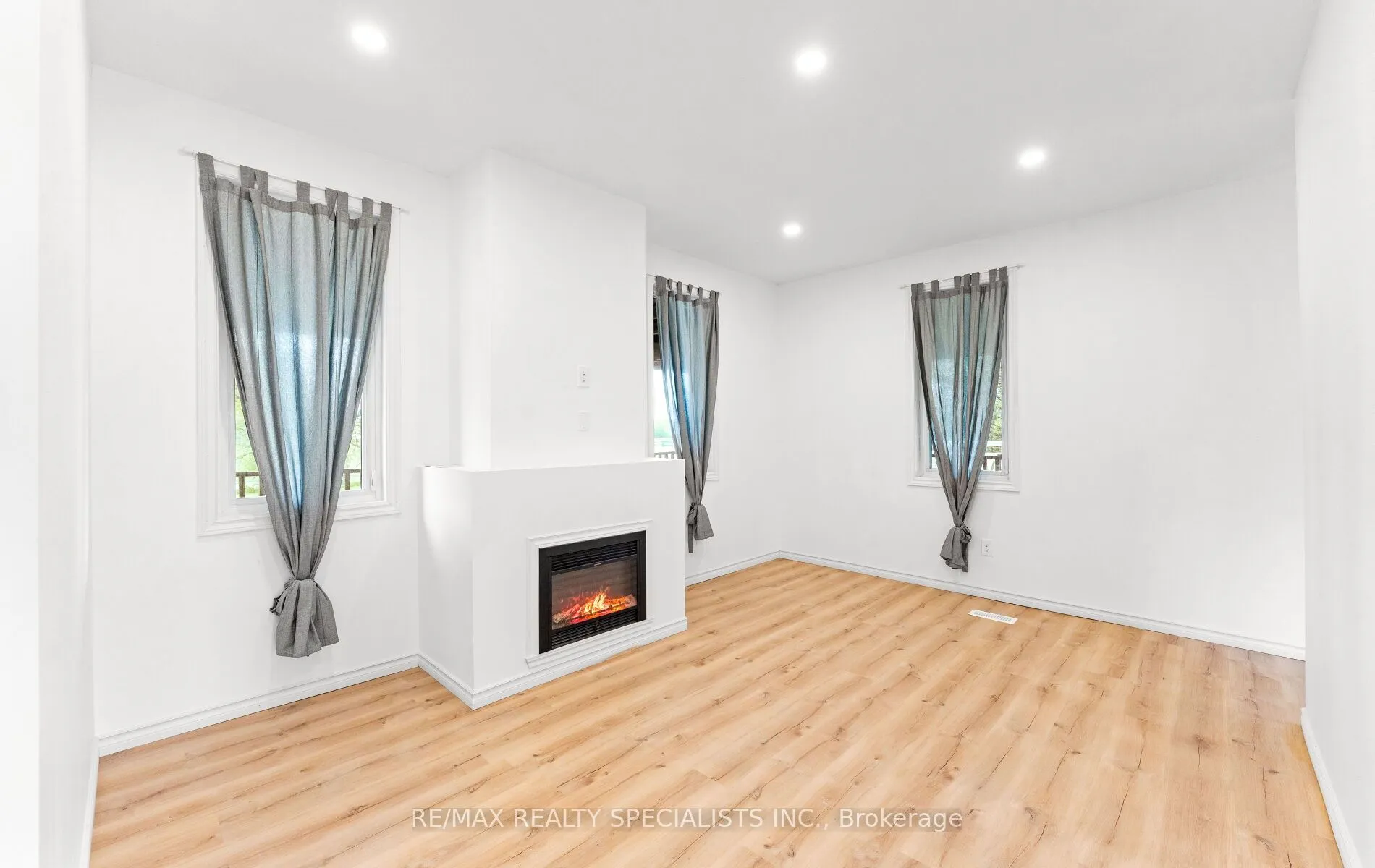220 Queen Street W