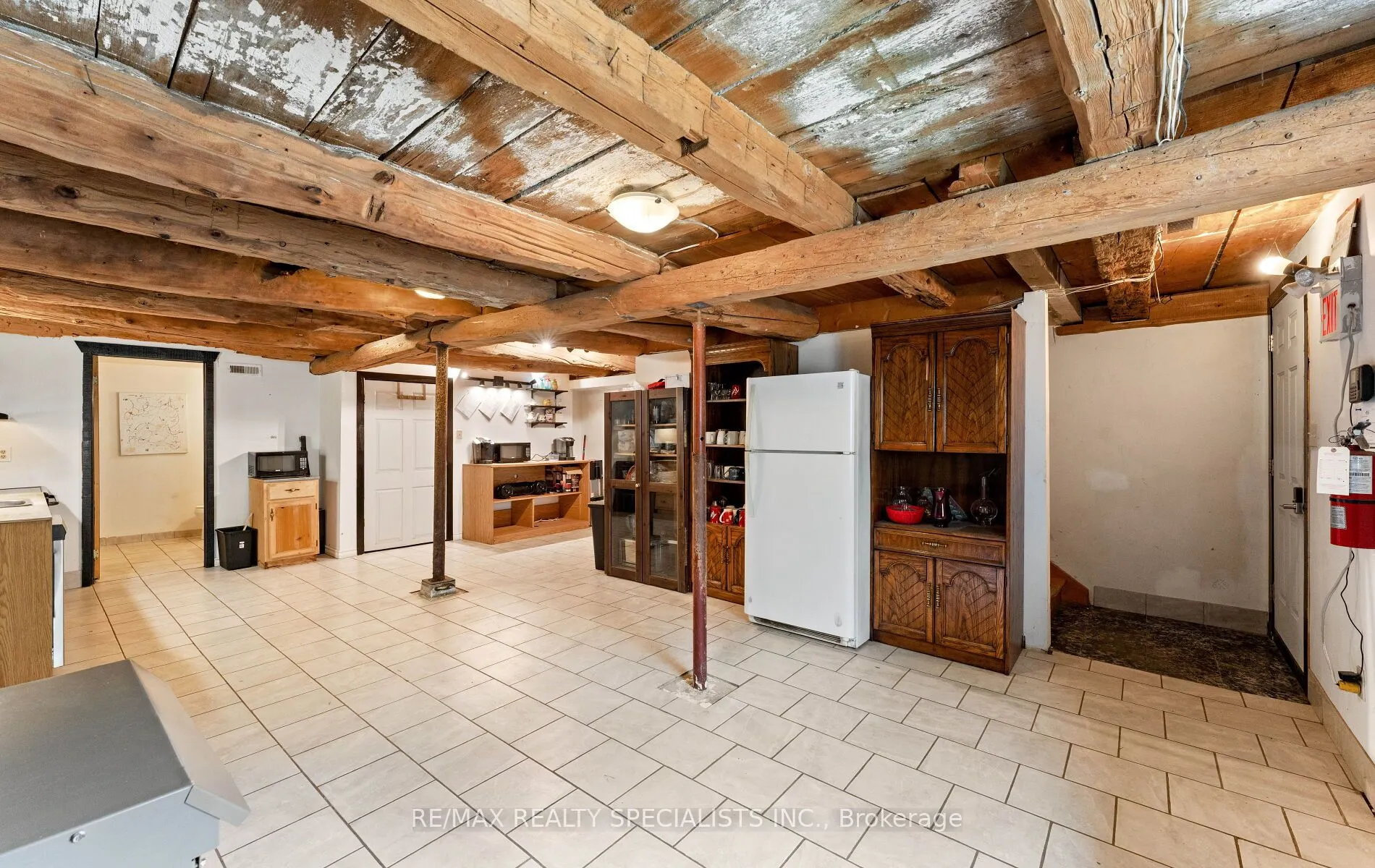 220 Queen Street W