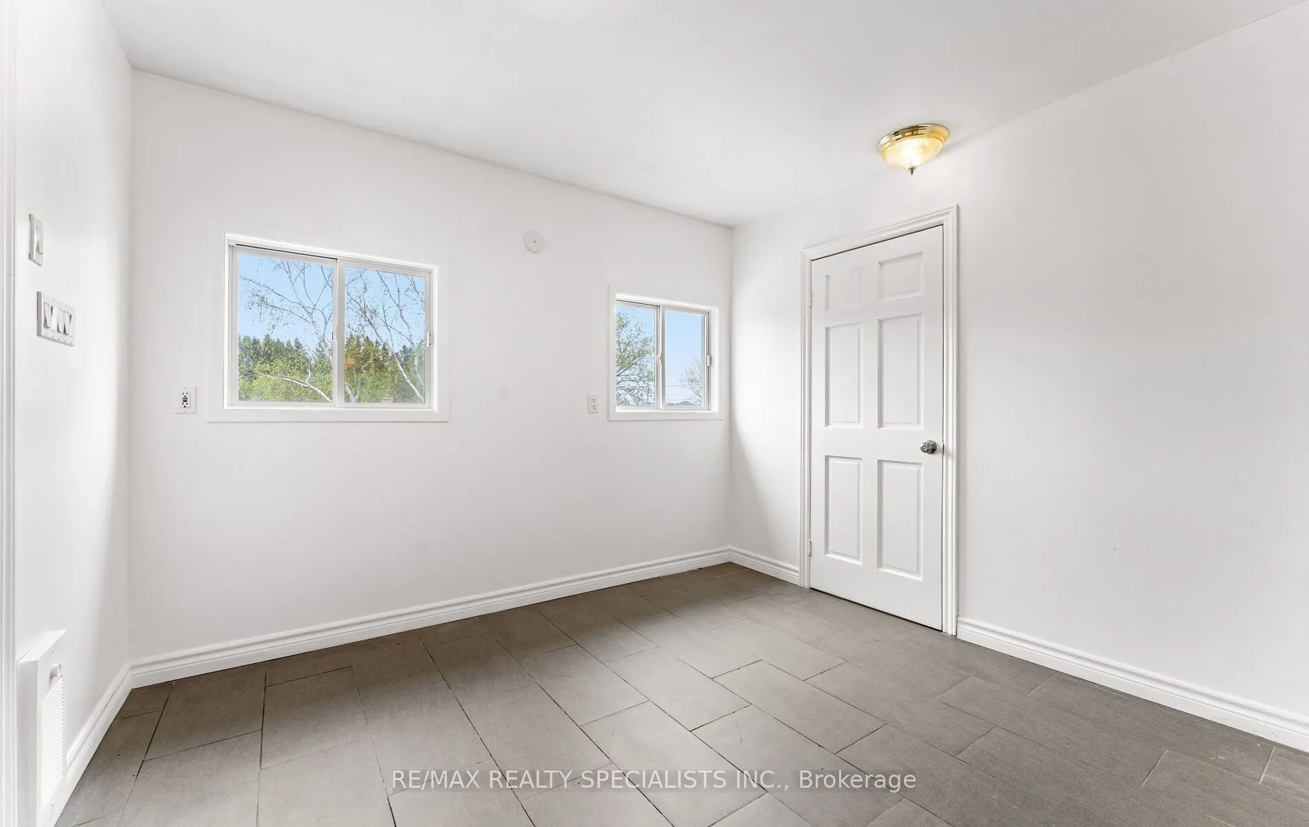 220 Queen Street W