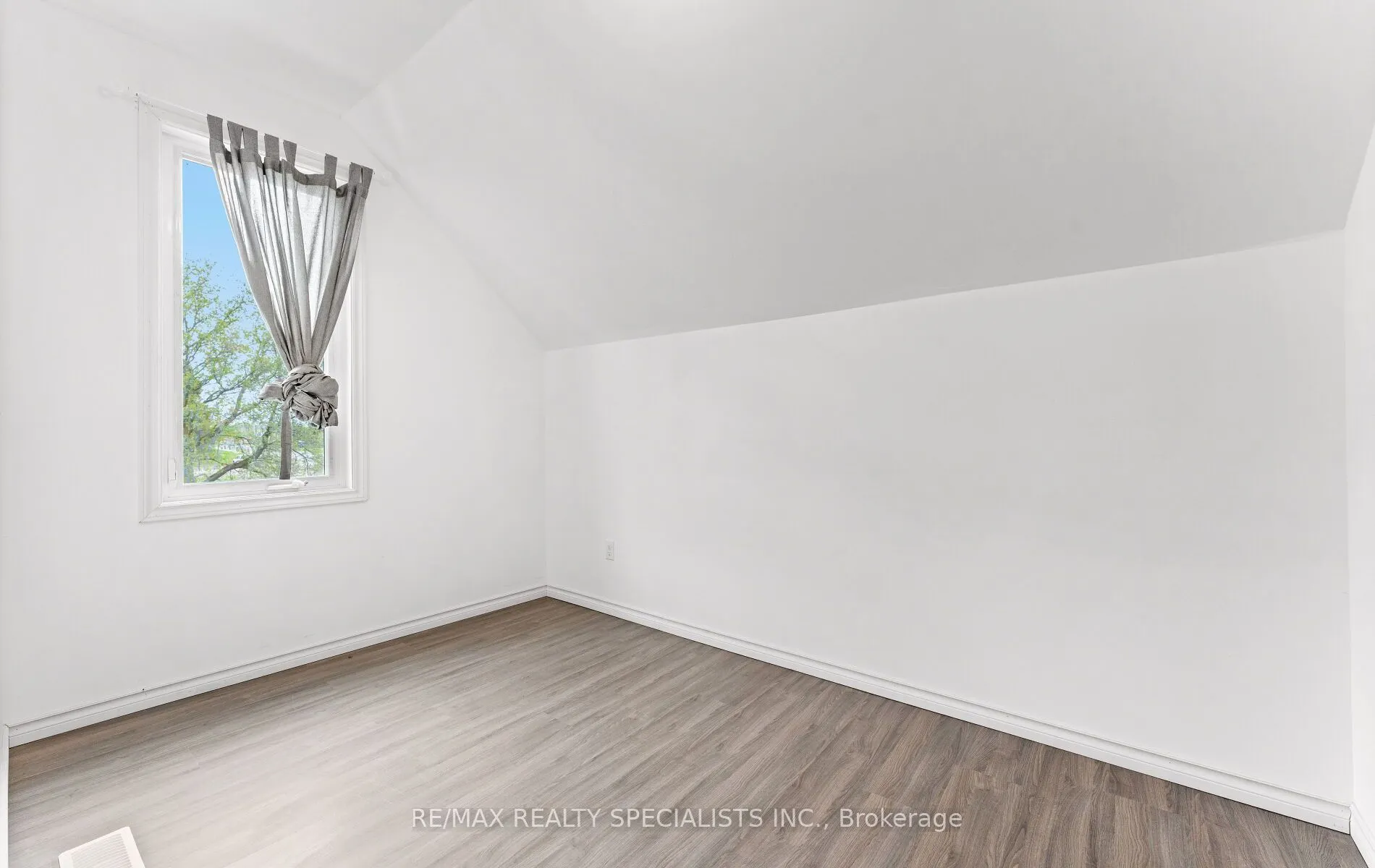 220 Queen Street W