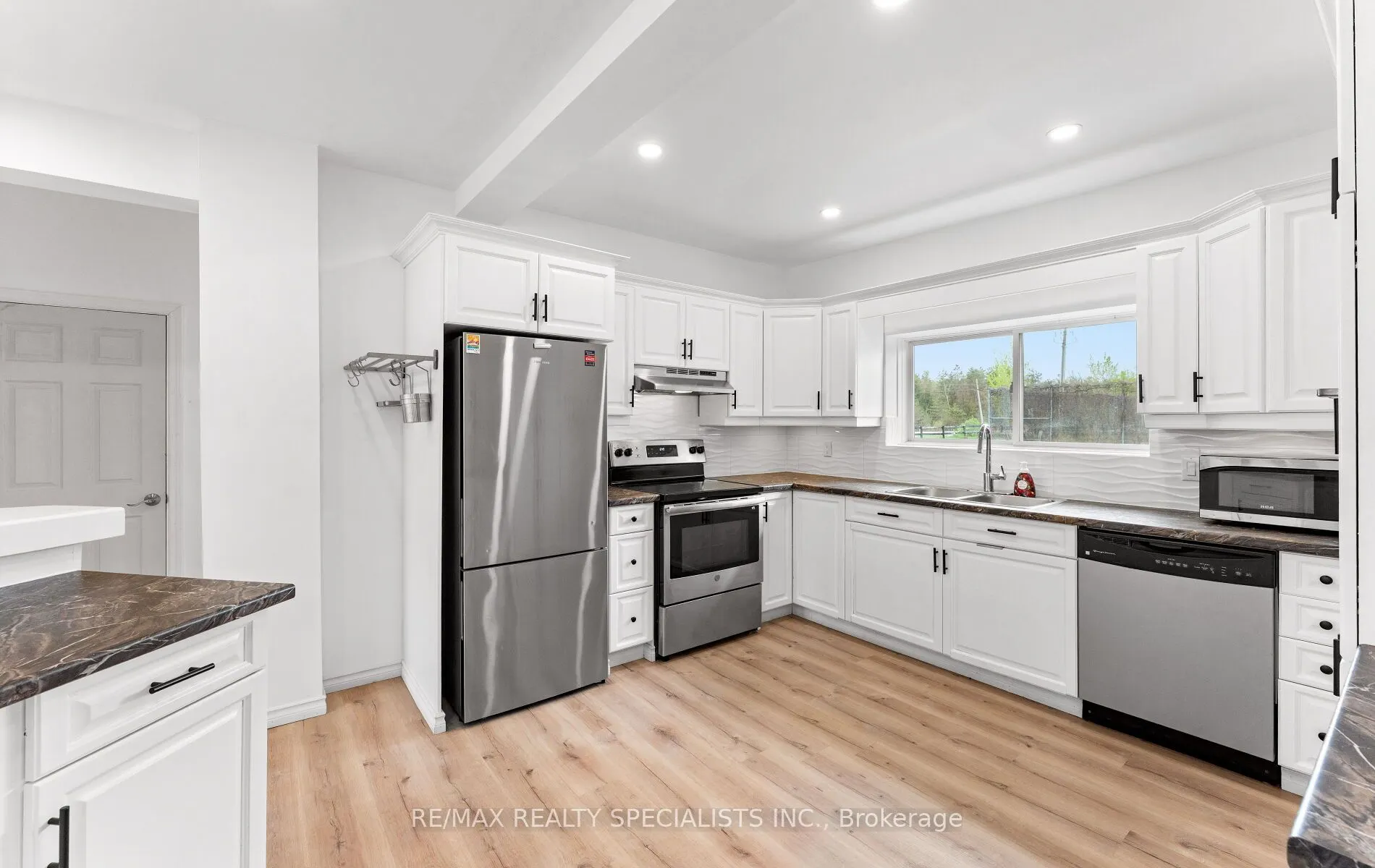 220 Queen Street W