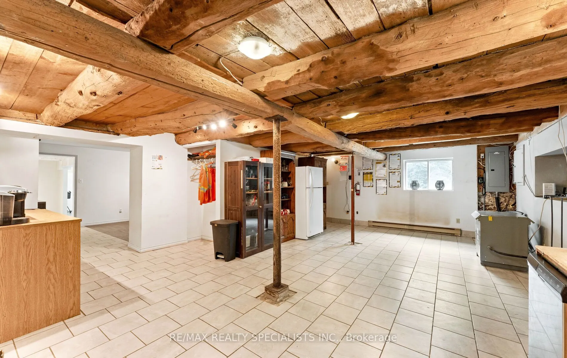 220 Queen Street W