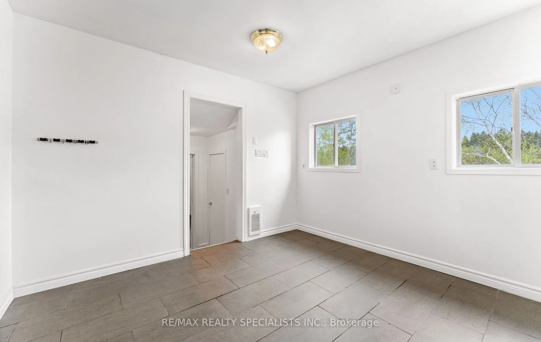 220 Queen Street W