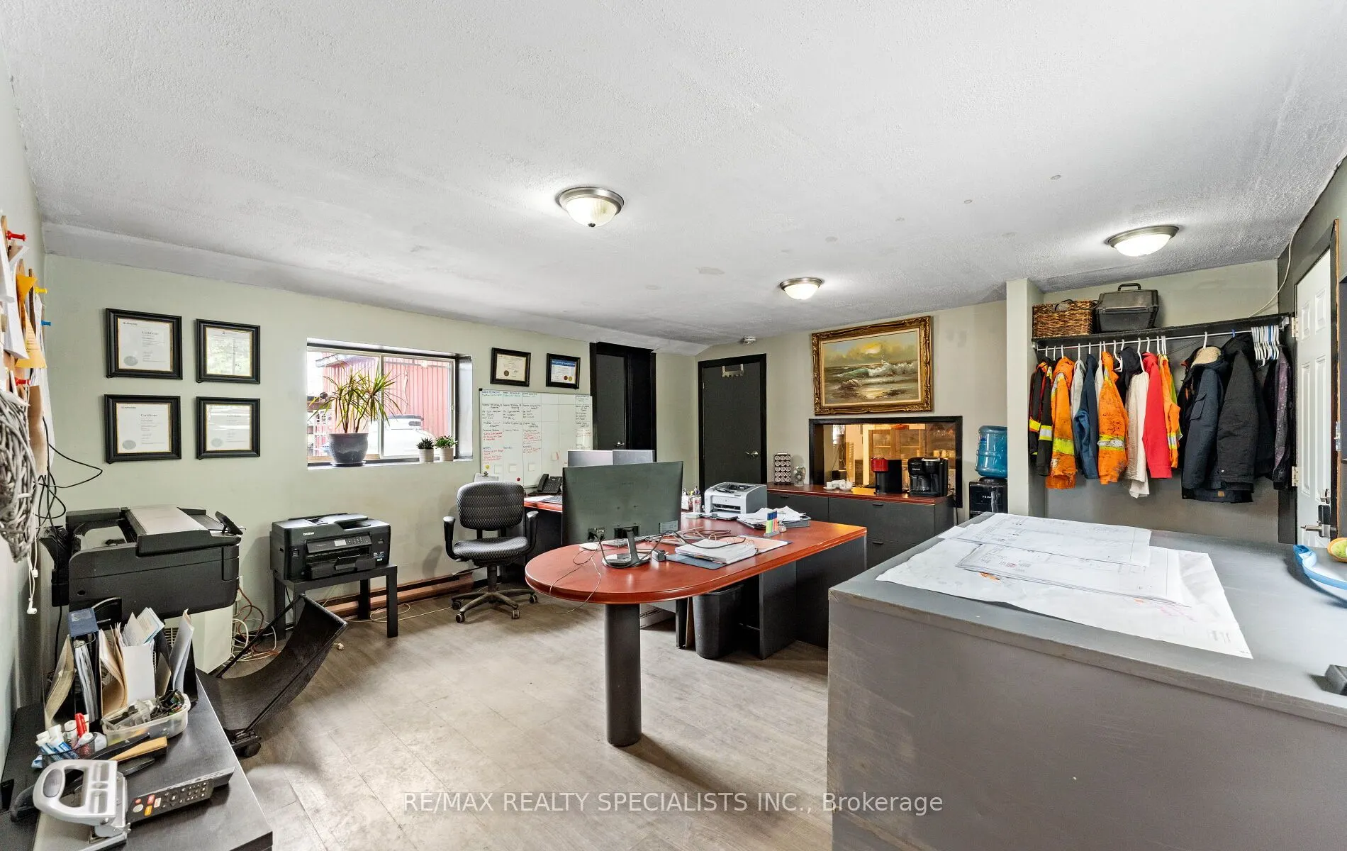 220 Queen Street W