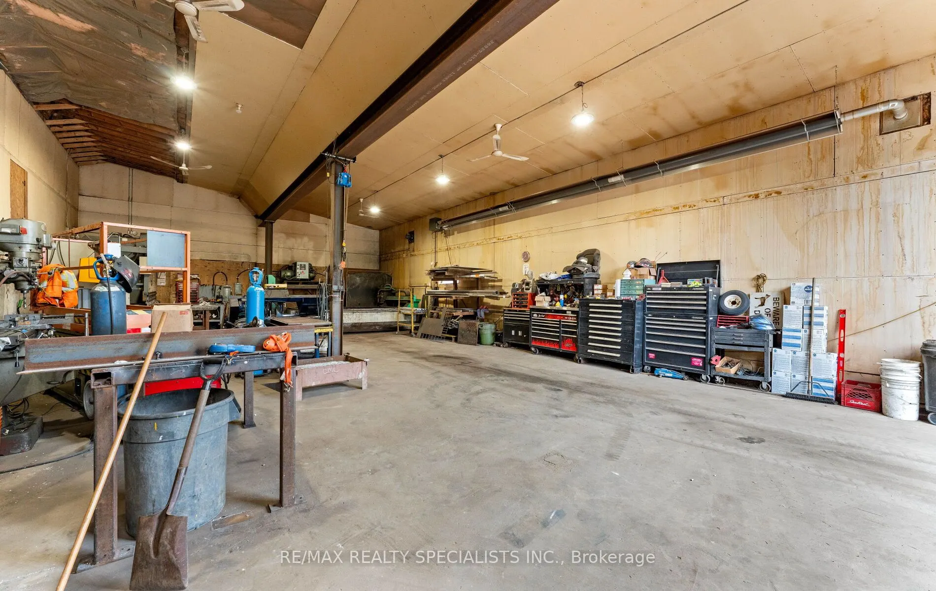 220 Queen Street W