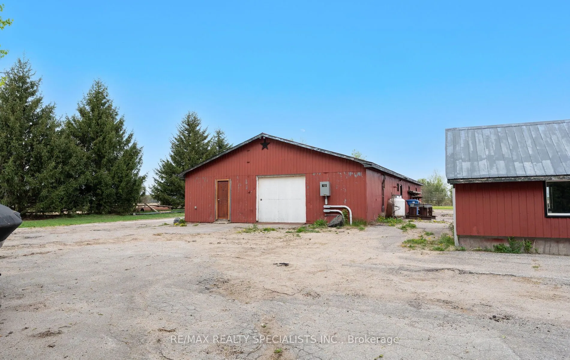 220 Queen Street W