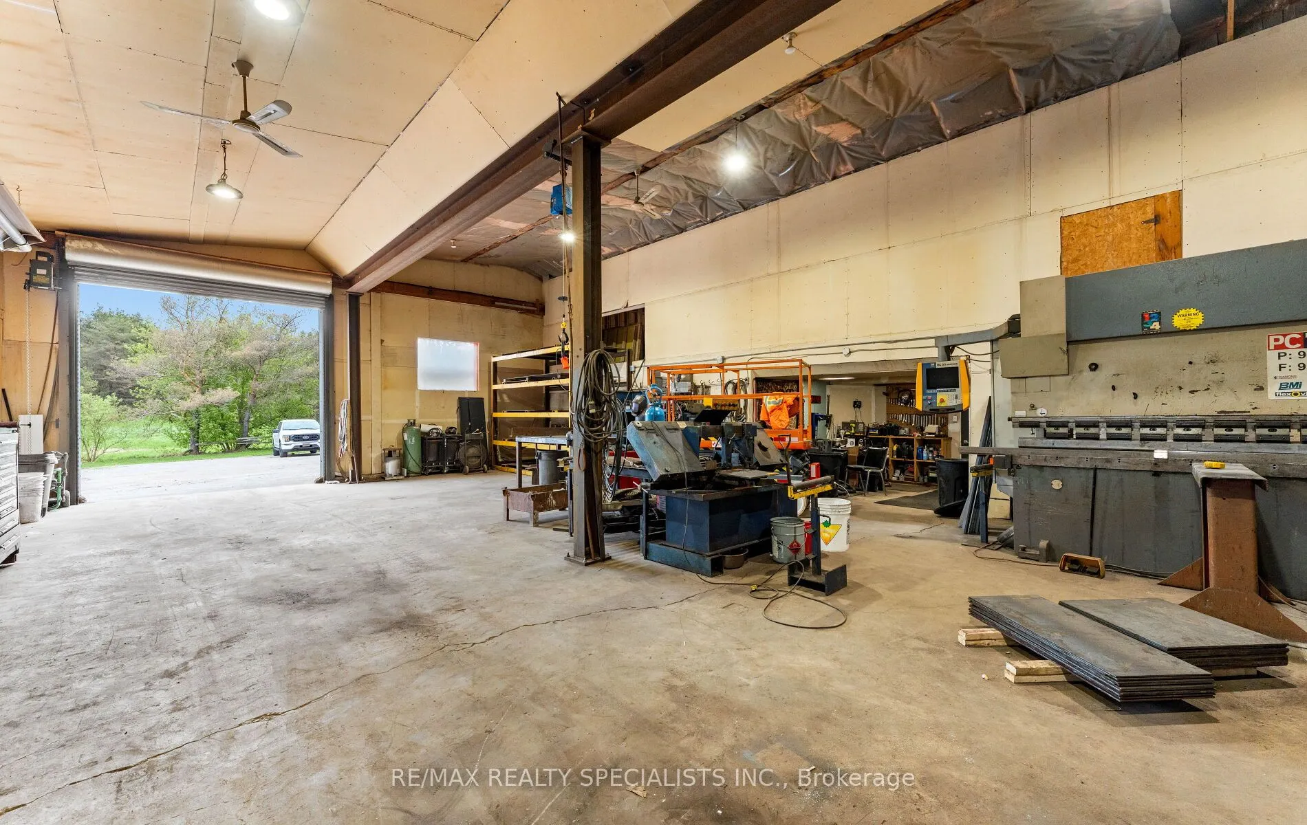 220 Queen Street W