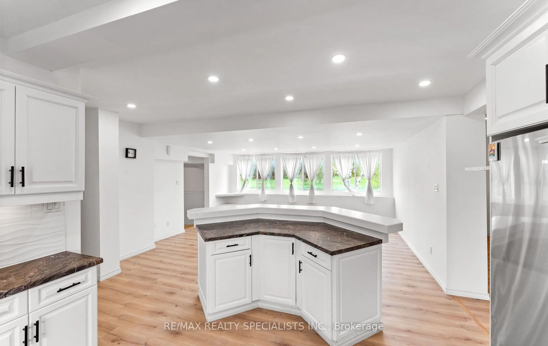 220 Queen Street W