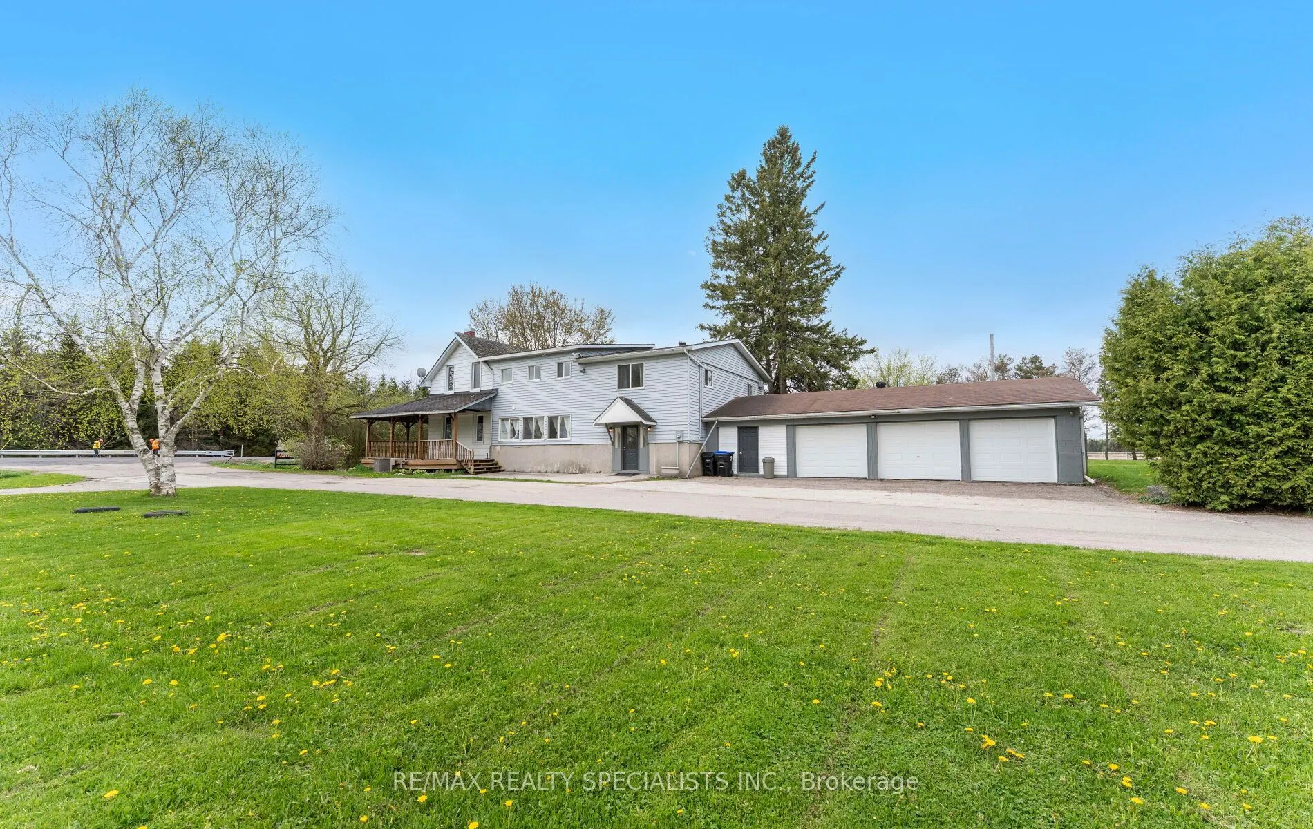 220 Queen Street W