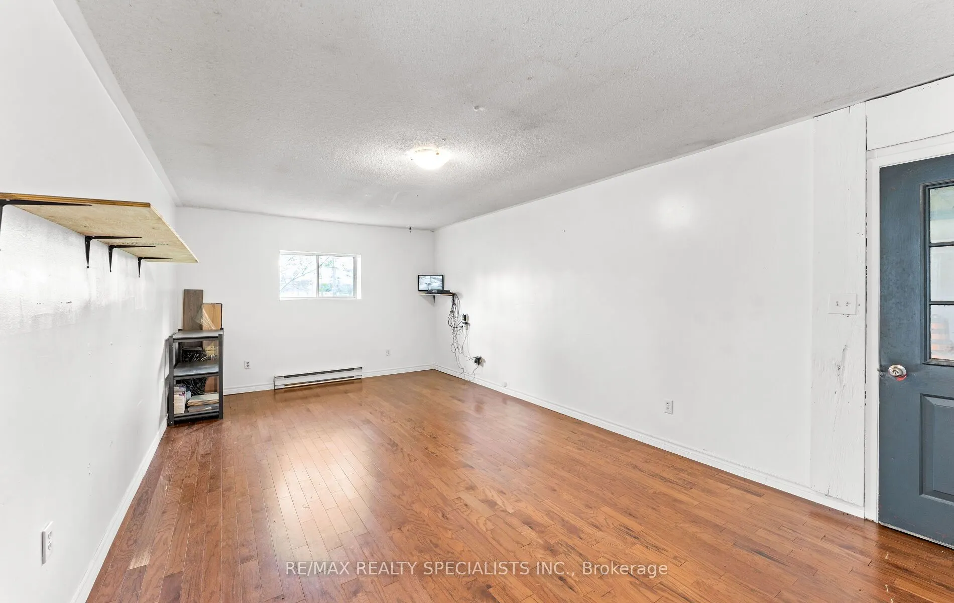 220 Queen Street W