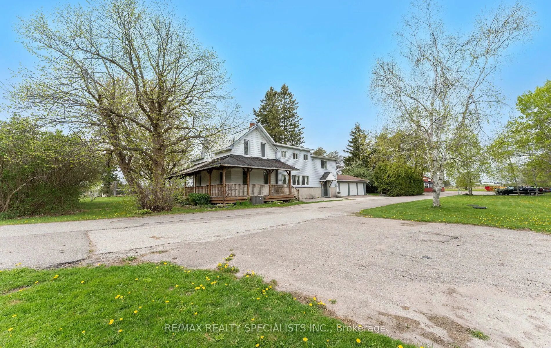 220 Queen Street W