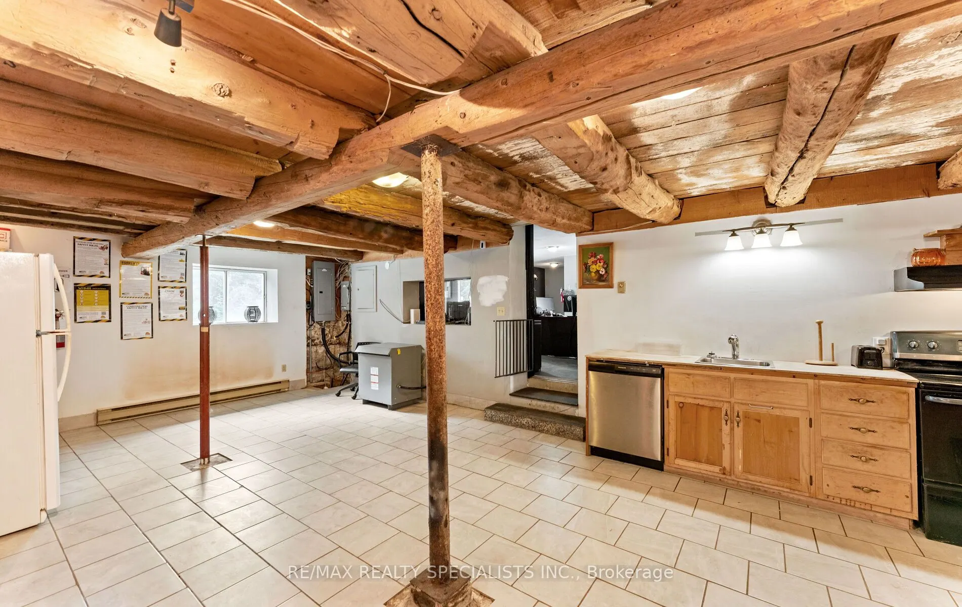220 Queen Street W