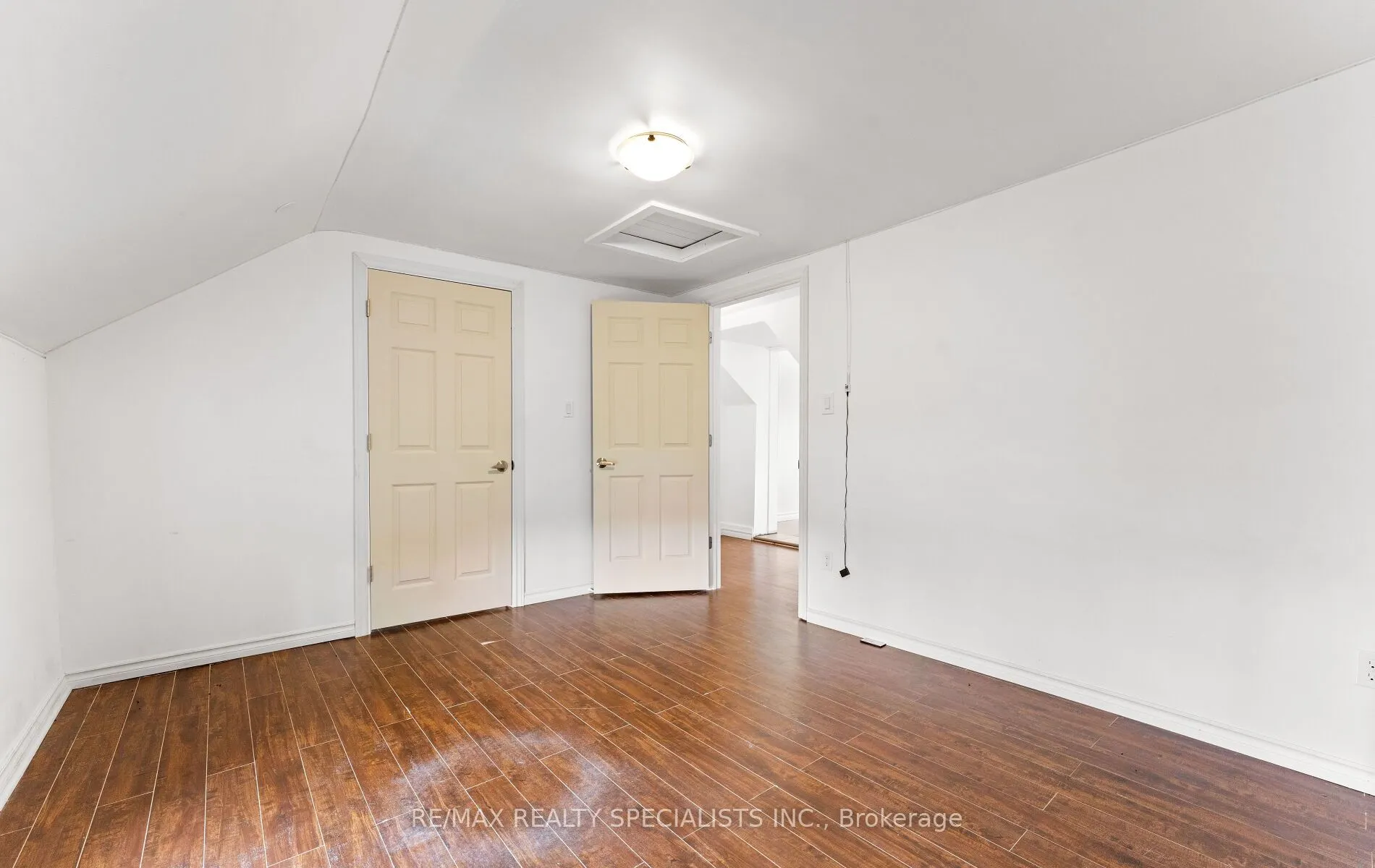 220 Queen Street W