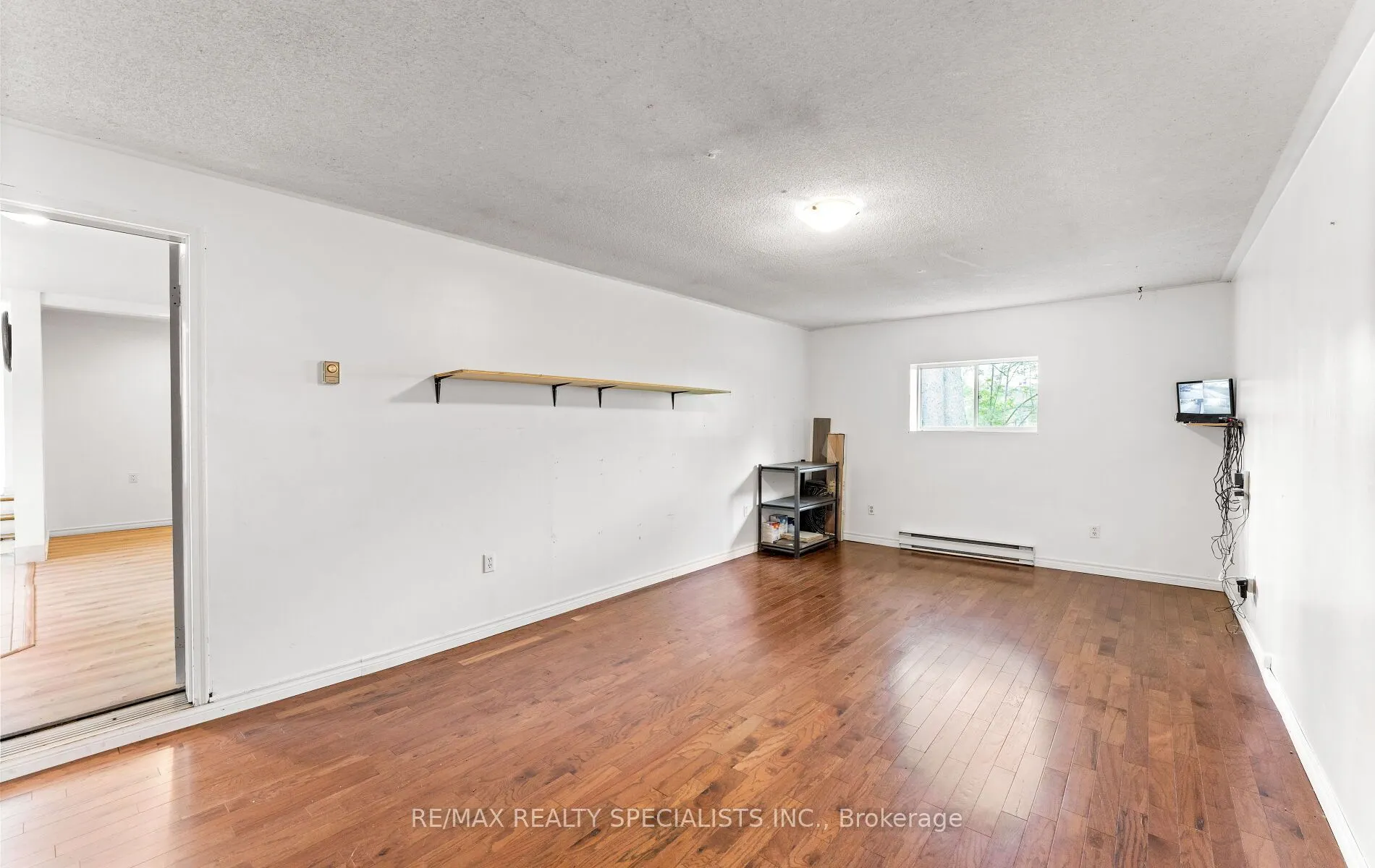 220 Queen Street W
