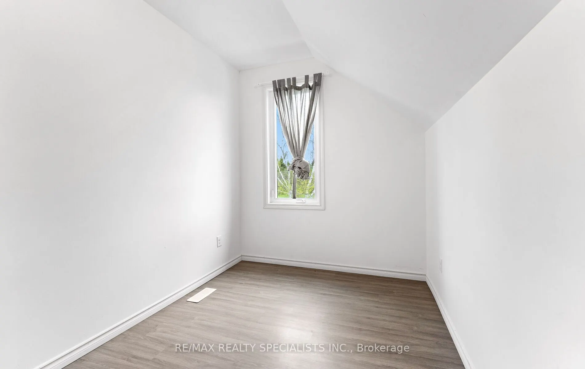 220 Queen Street W